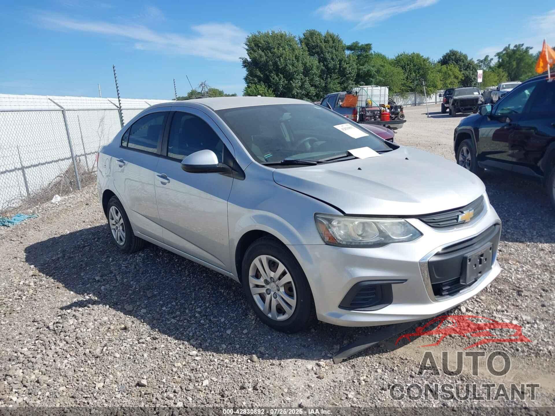CHEVROLET SONIC 2017 - 1G1JB5SH8H4155018