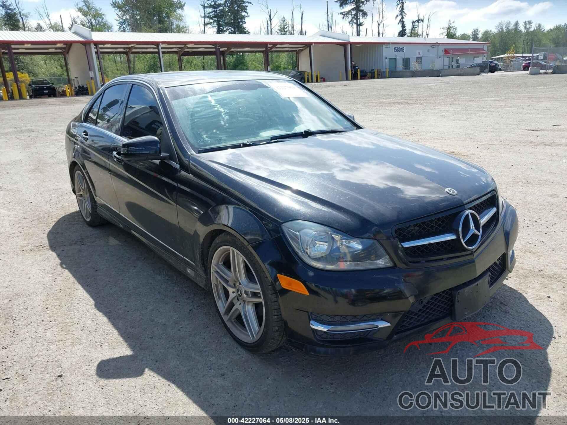 MERCEDES-BENZ C 250 2012 - WDDGF4HB2CR214584