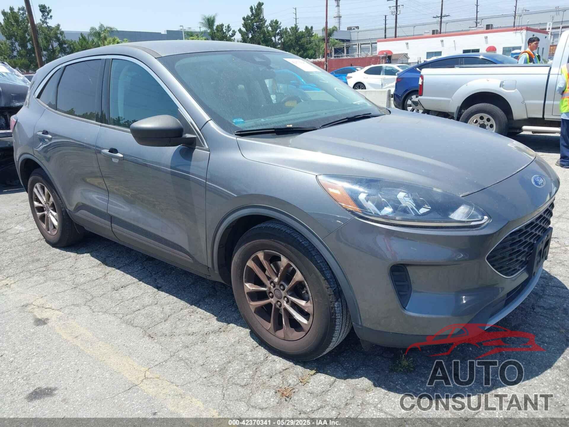 FORD ESCAPE 2022 - 1FMCU0G64NUB41242