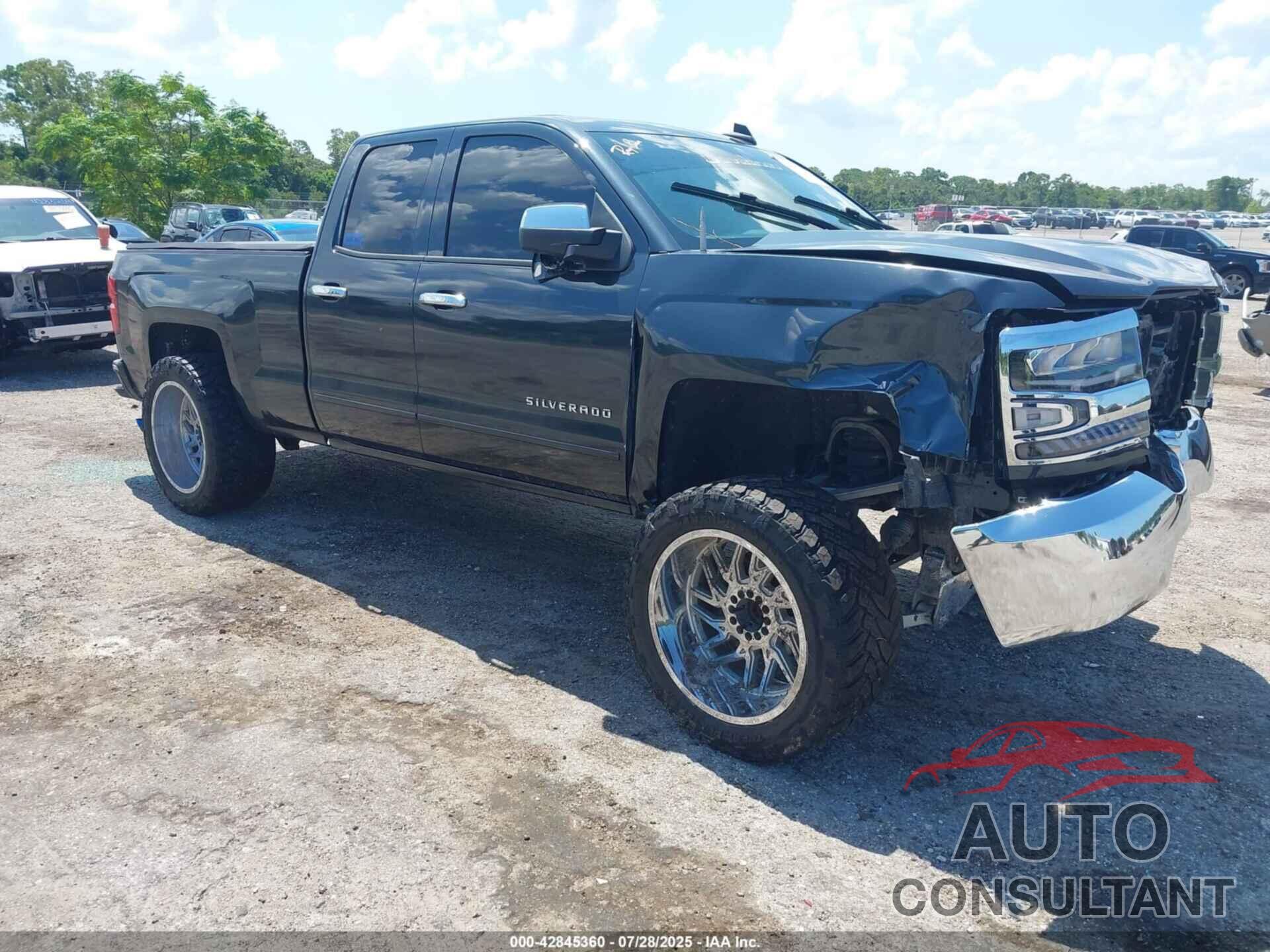 CHEVROLET SILVERADO 1500 2018 - 1GCRCREC4JZ160207