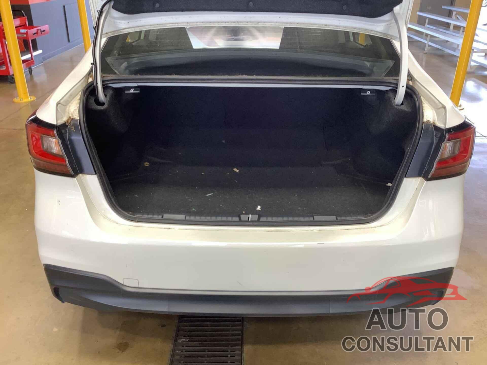 SUBARU LEGACY 2023 - 4S3BWAD6XP3007171