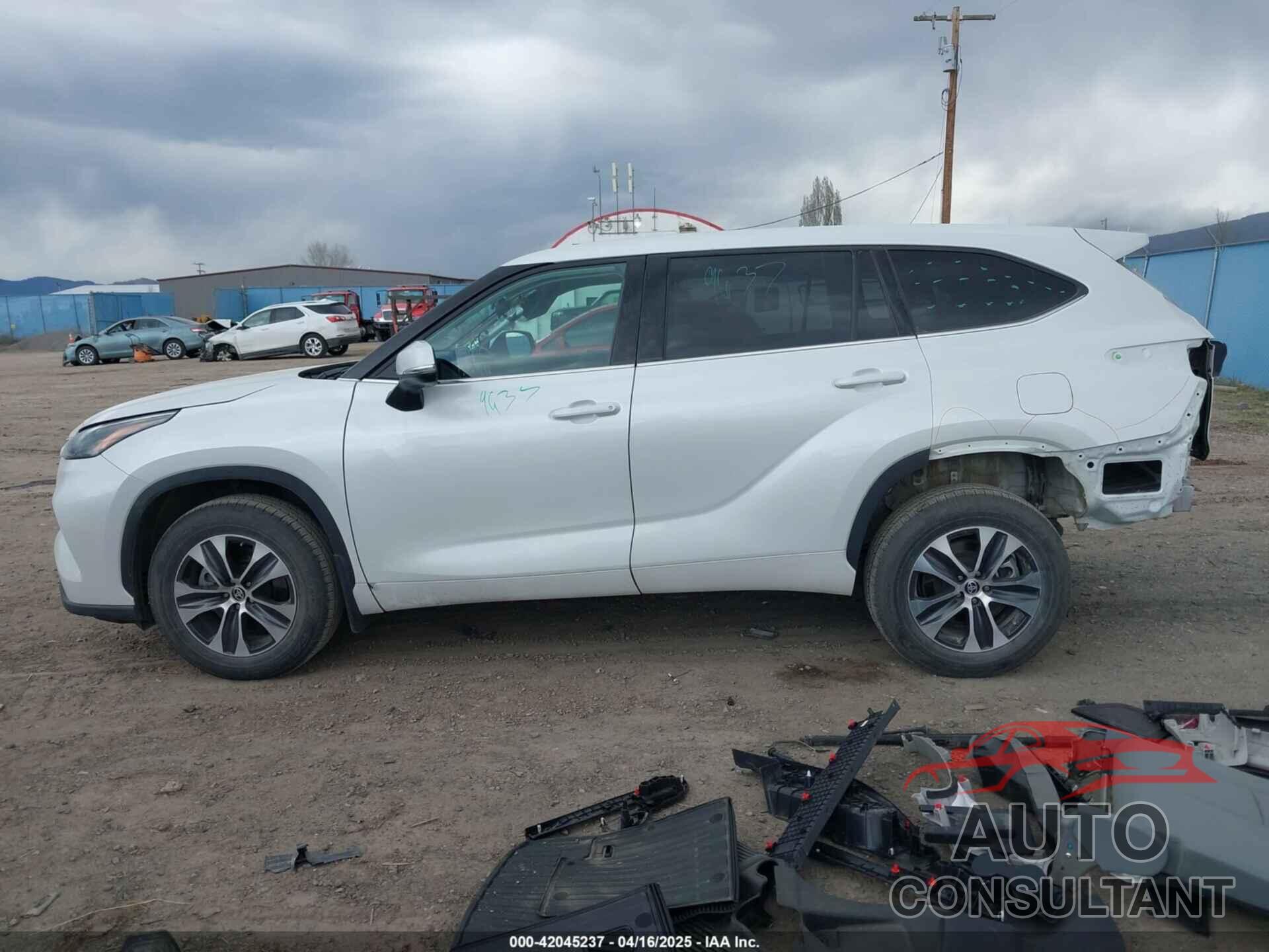 TOYOTA HIGHLANDER 2022 - 5TDGZRBHXNS234405