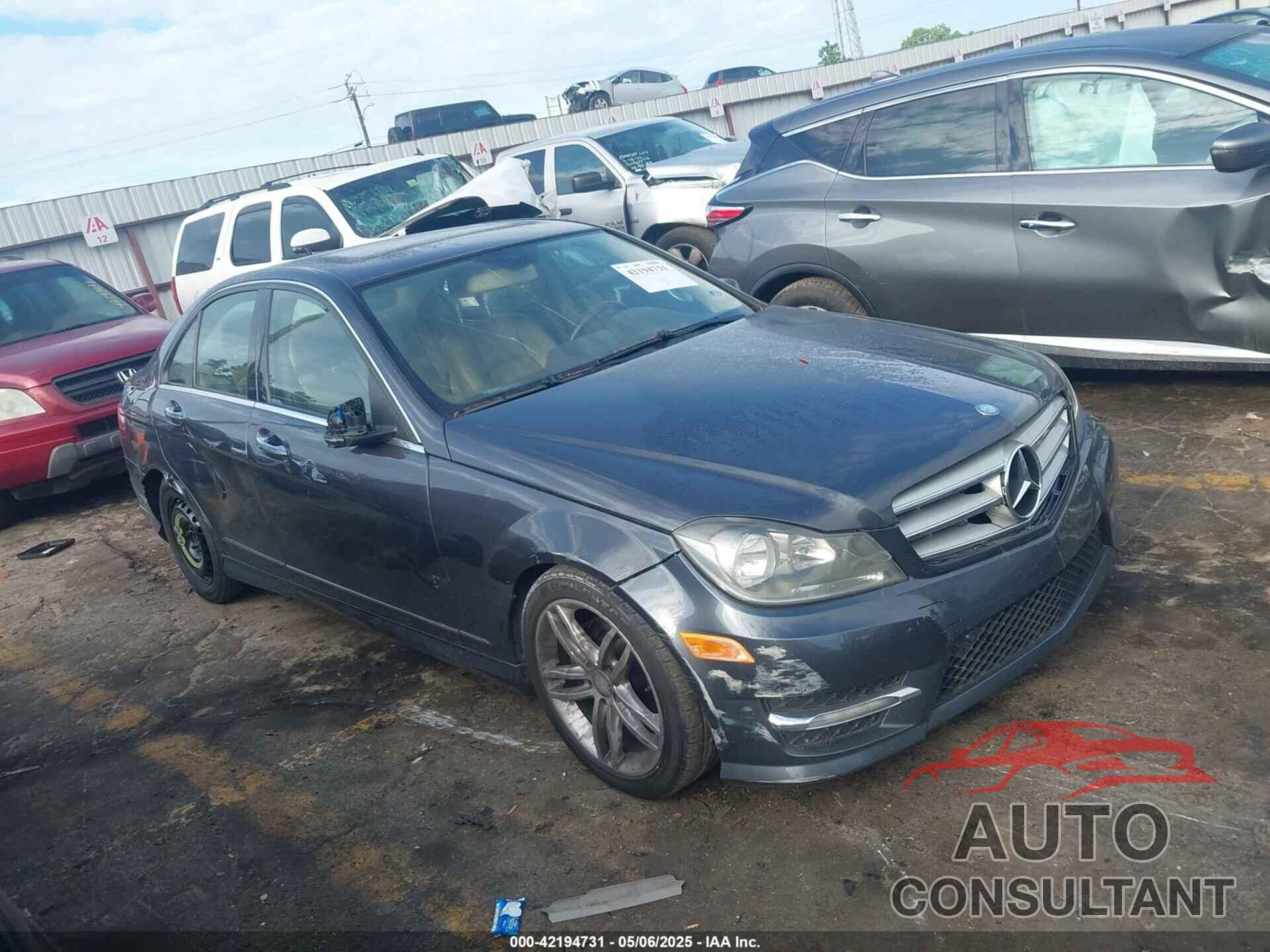 MERCEDES-BENZ C 2013 - WDDGF4HB7DR253561