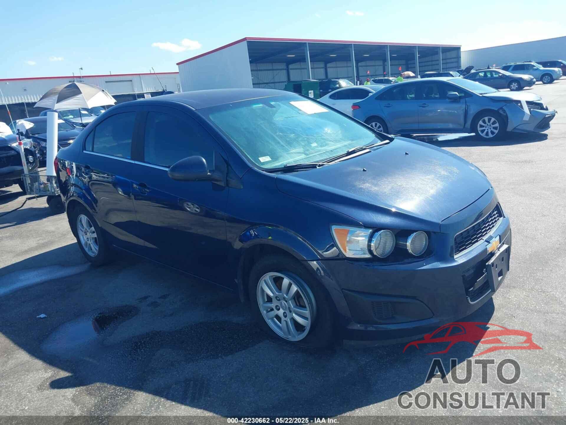 CHEVROLET SONIC 2015 - 1G1JC5SB5F4177676