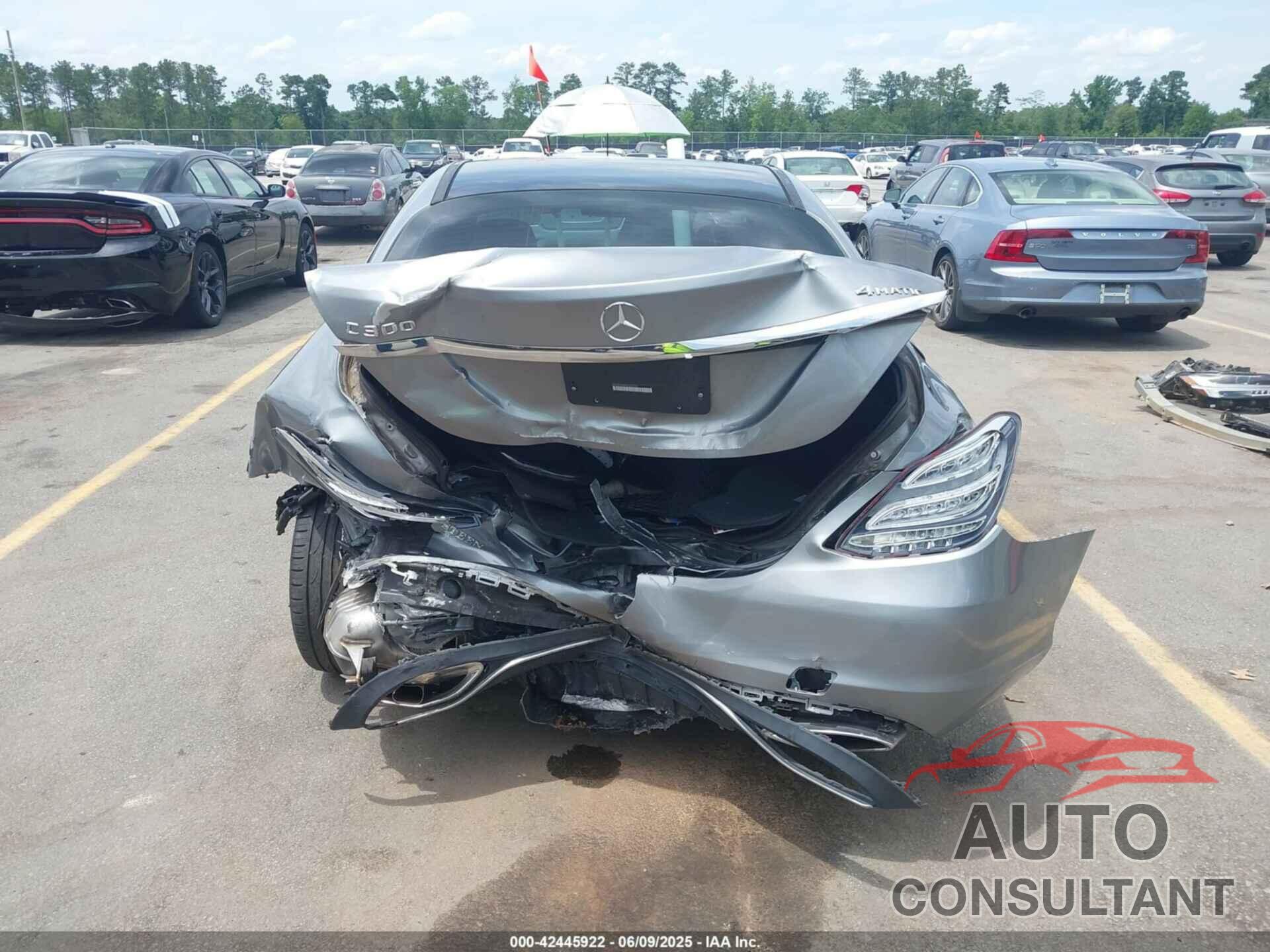 MERCEDES-BENZ C 300 2015 - 55SWF4KB9FU023350