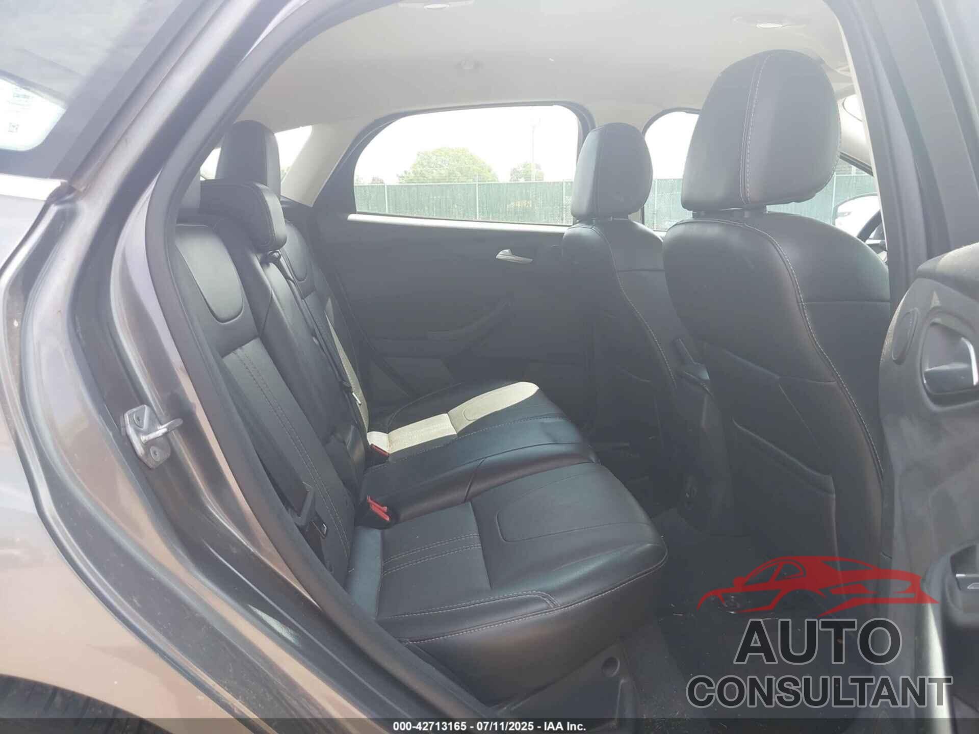 FORD FOCUS 2014 - 1FADP3N25EL224160