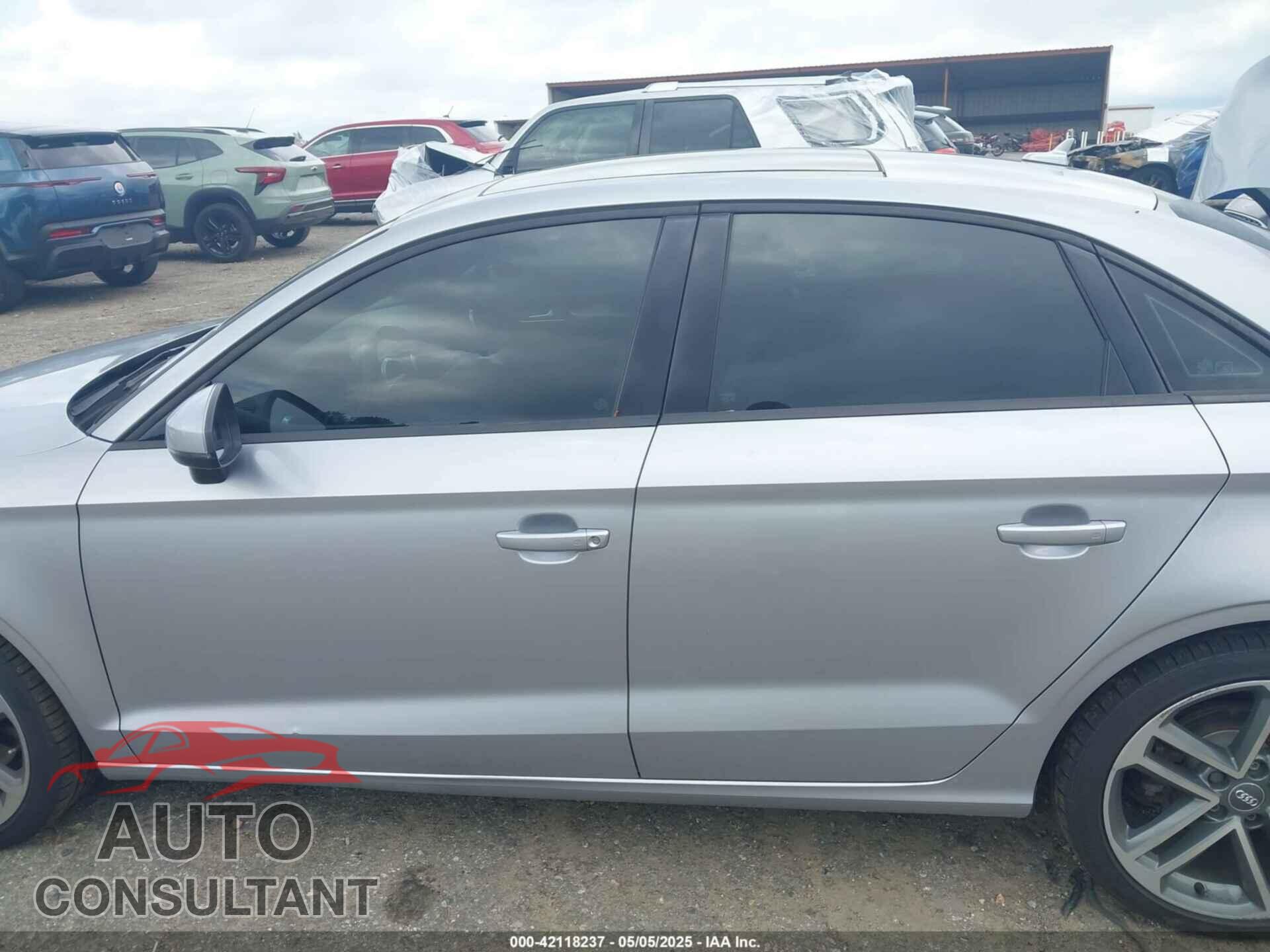 AUDI A3 2017 - WAUB8GFF2H1009940