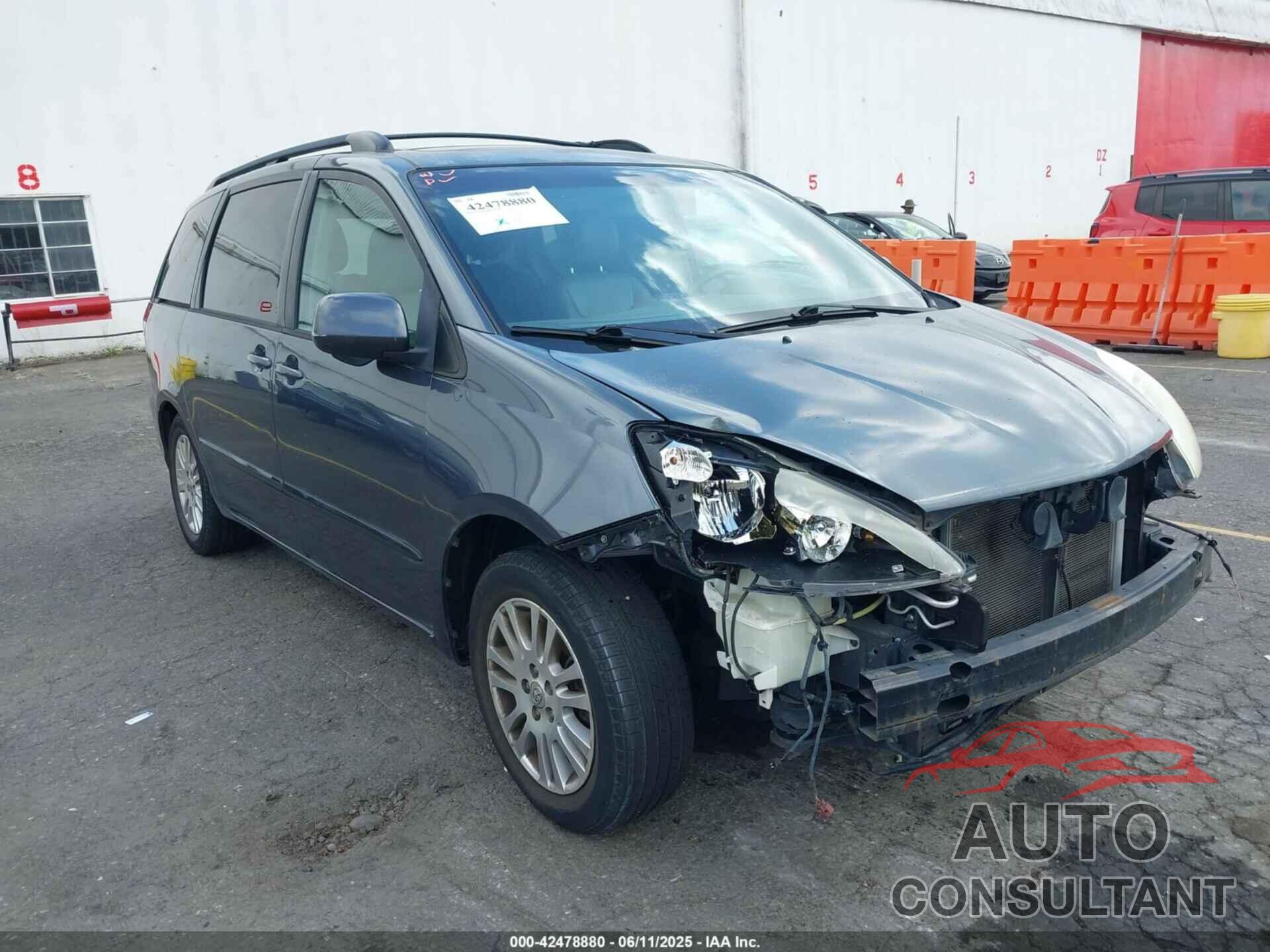 TOYOTA SIENNA 2010 - 5TDYK4CC2AS328979