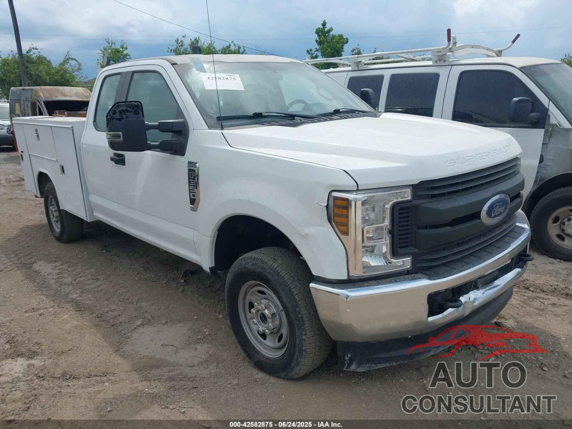 FORD F-350 2019 - 1FD8X3B66KEF83225