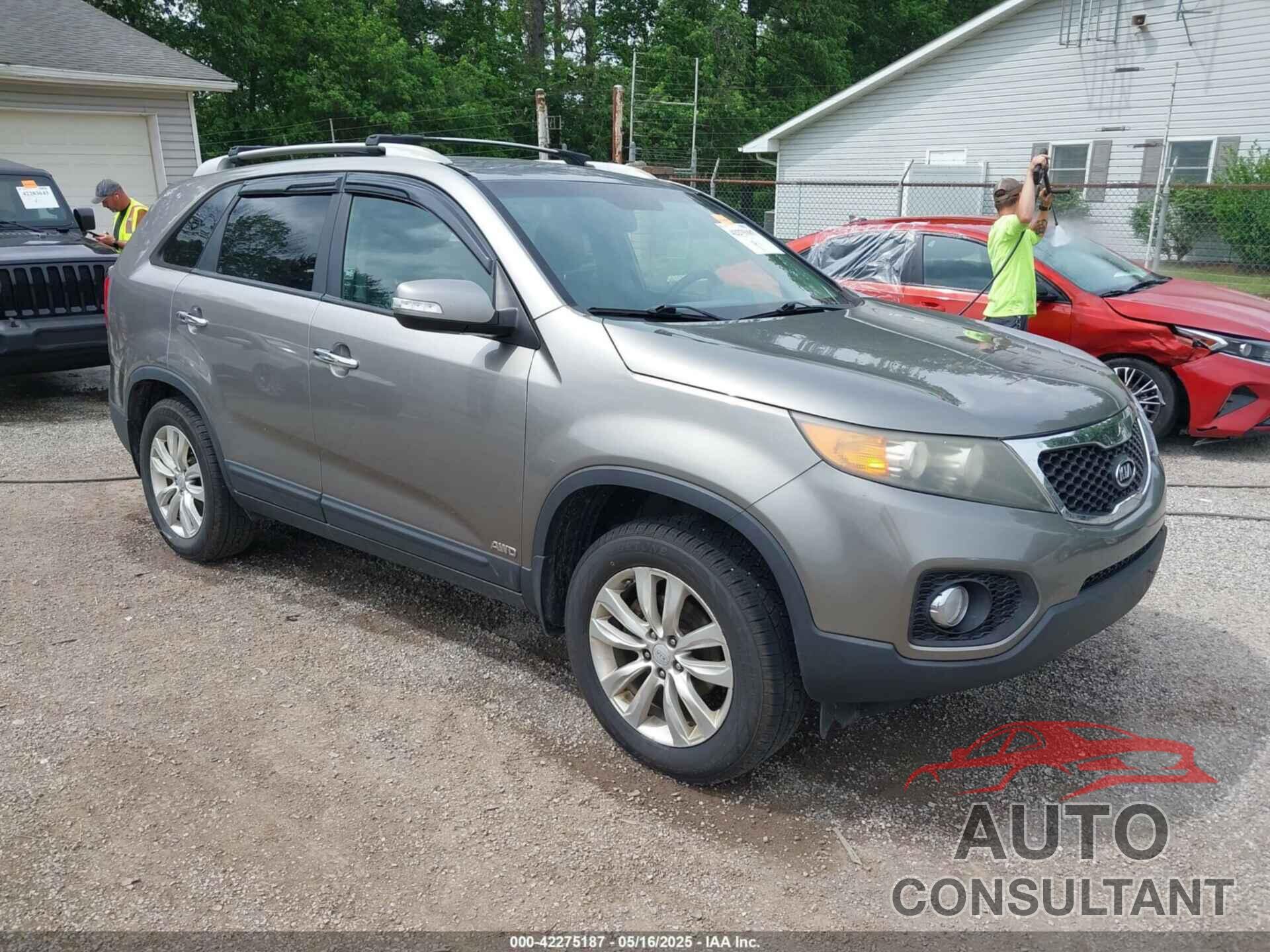 KIA SORENTO 2011 - 5XYKTDA27BG080319