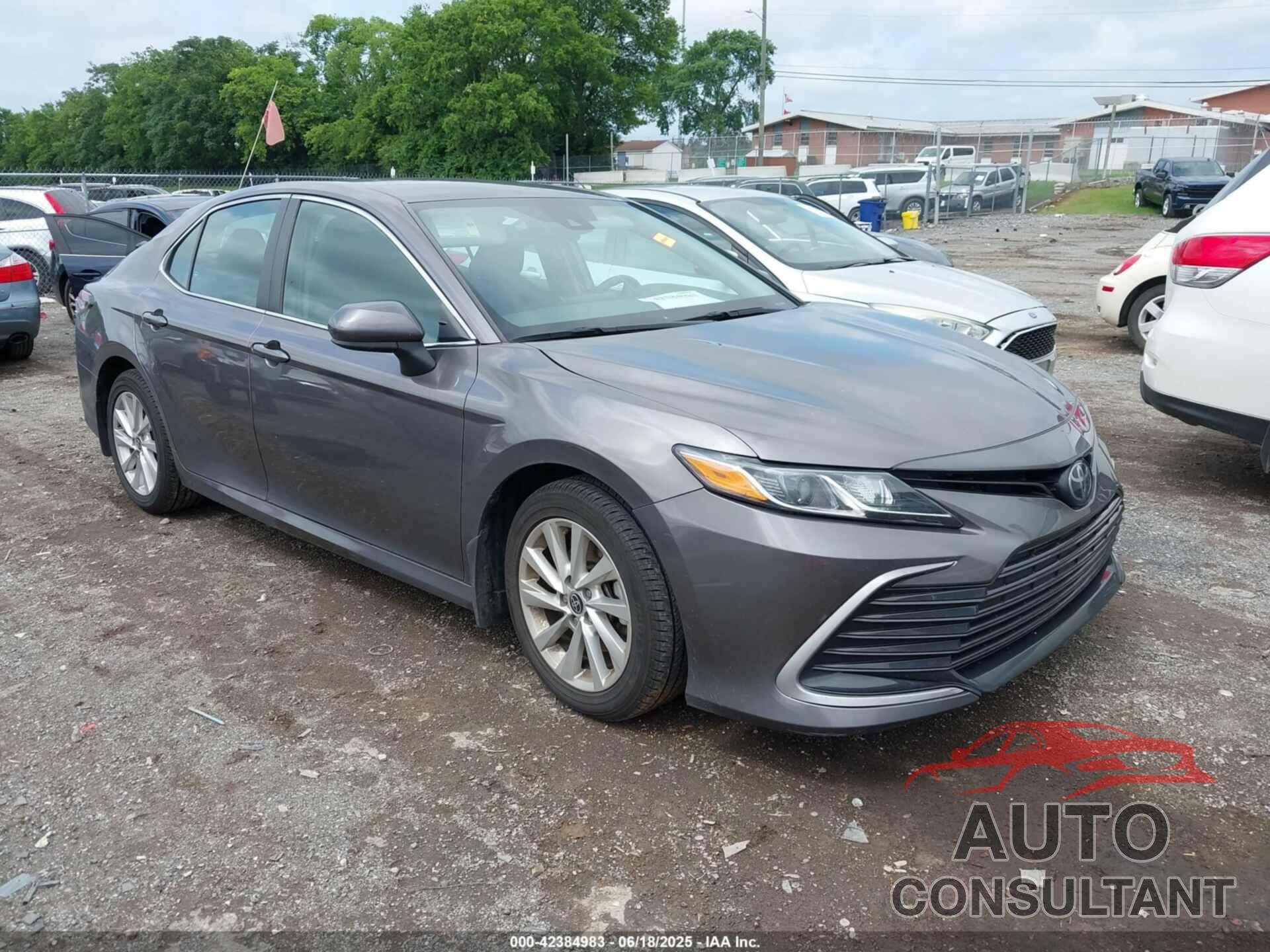 TOYOTA CAMRY 2021 - 4T1C11AK6MU420419