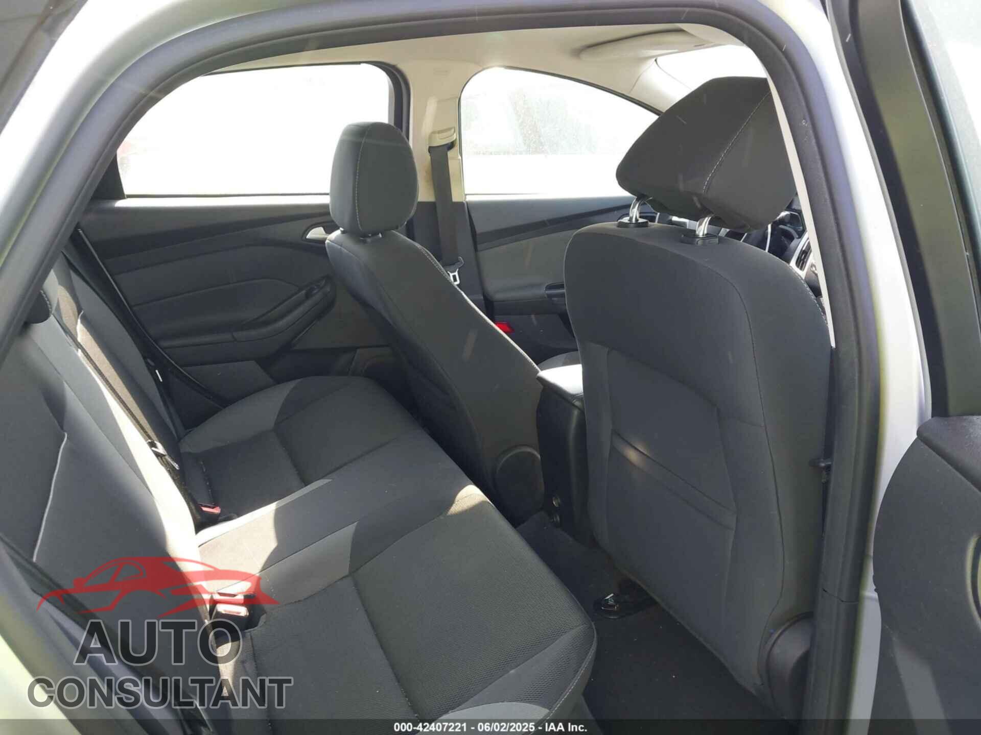 FORD FOCUS 2014 - 1FADP3F29EL403817