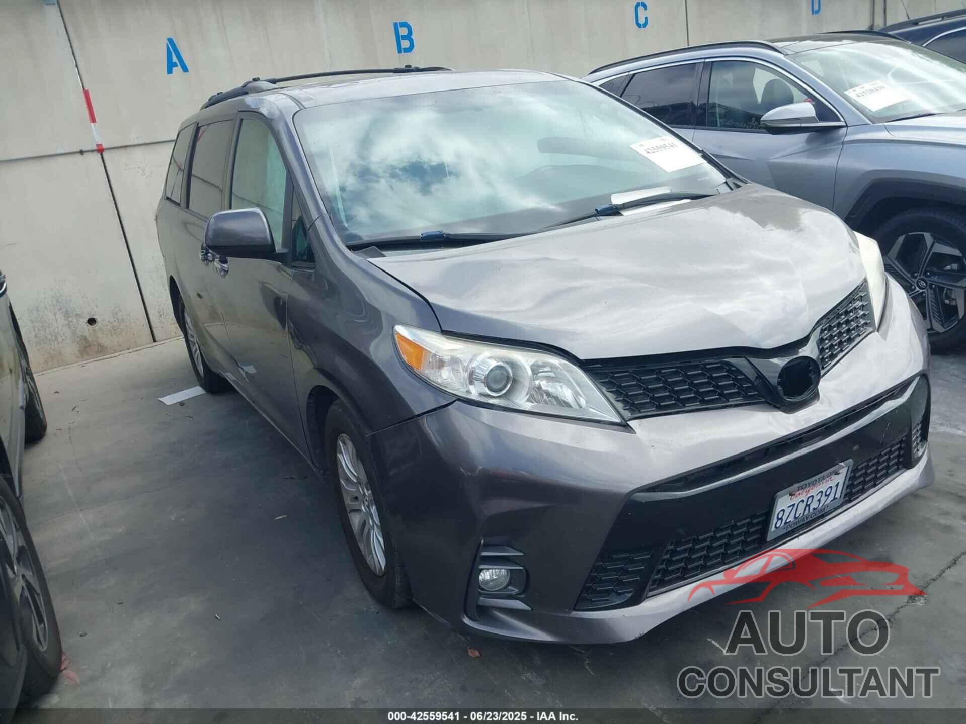 TOYOTA SIENNA 2015 - 5TDYK3DC2FS686969