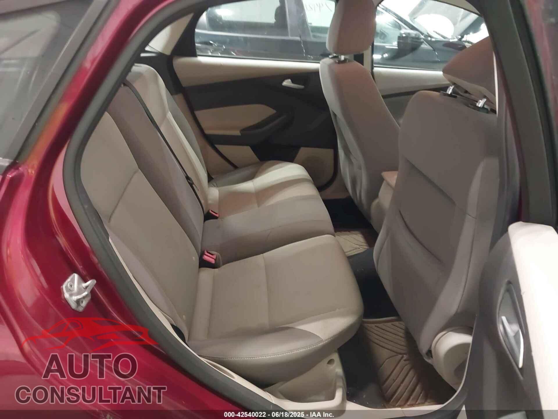 FORD FOCUS 2014 - 1FADP3K20EL208839