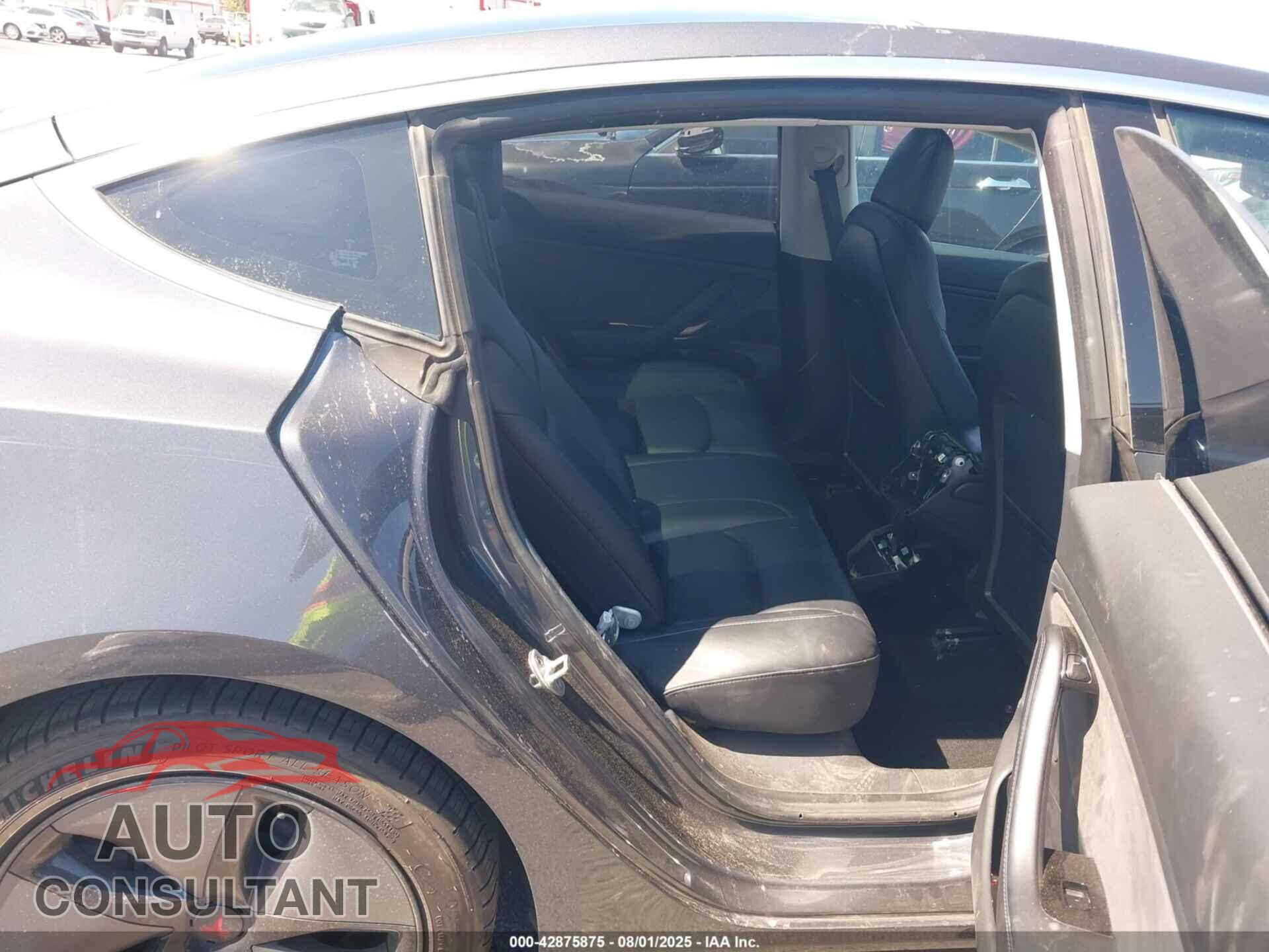 TESLA MODEL 3 2018 - 5YJ3E1EB2JF077177