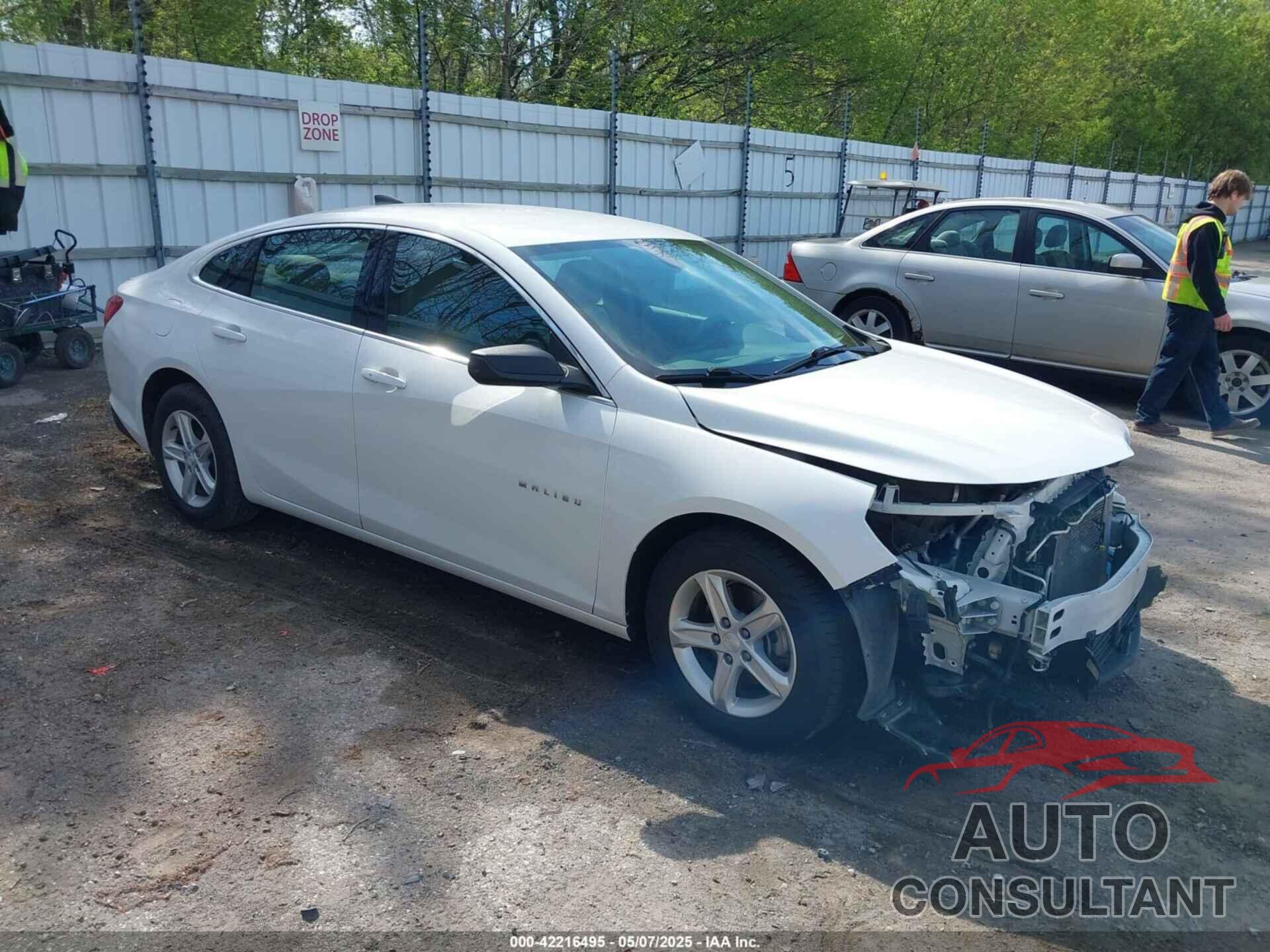 CHEVROLET MALIBU 2020 - 1G1ZC5ST0LF108521