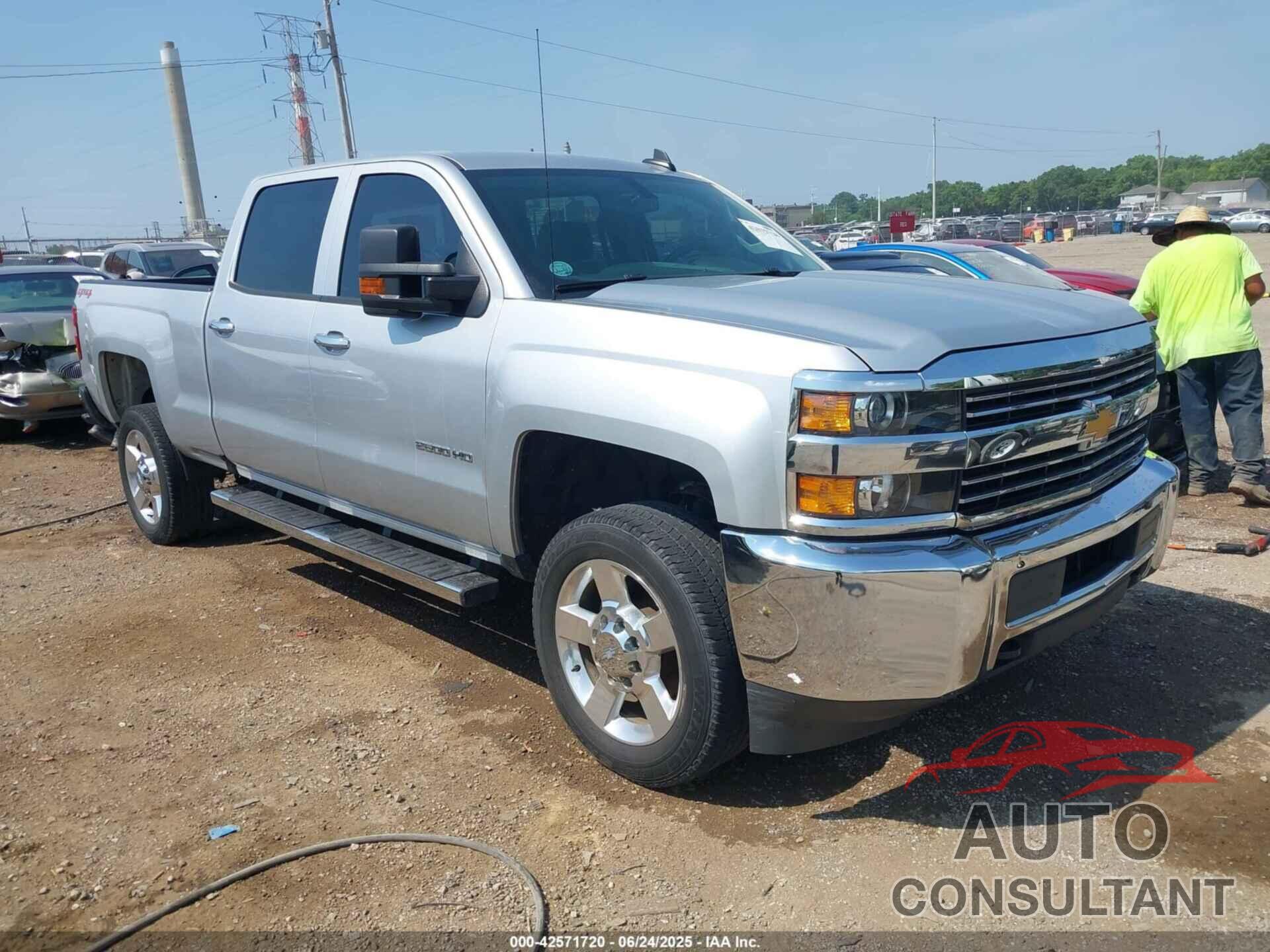 CHEVROLET SILVERADO 2500HD 2018 - 1GC1KUEG0JF185015