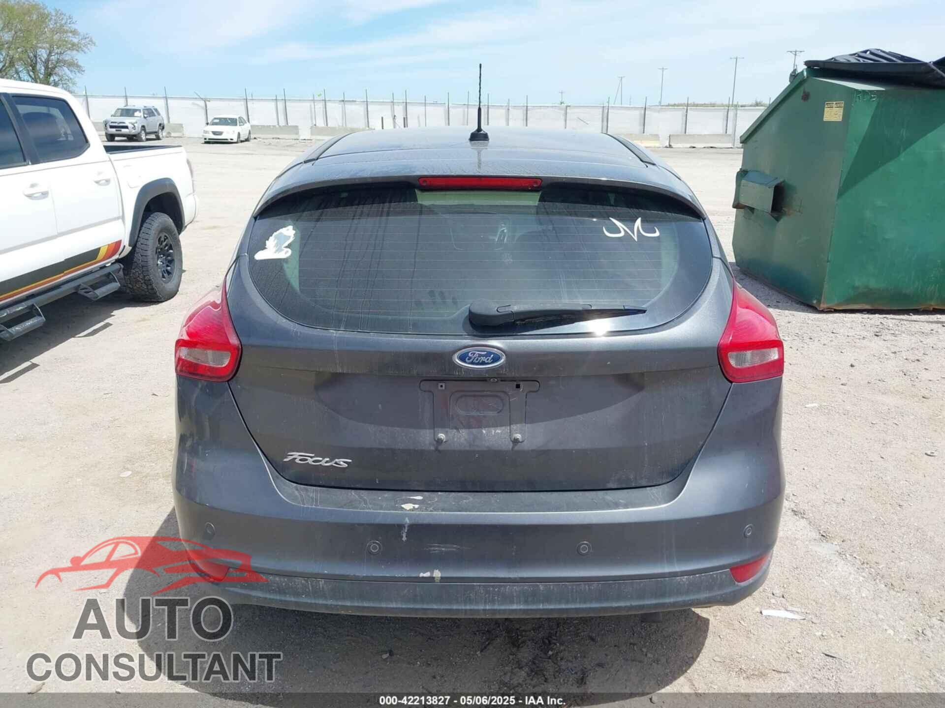 FORD FOCUS 2017 - 1FADP3M29HL247804
