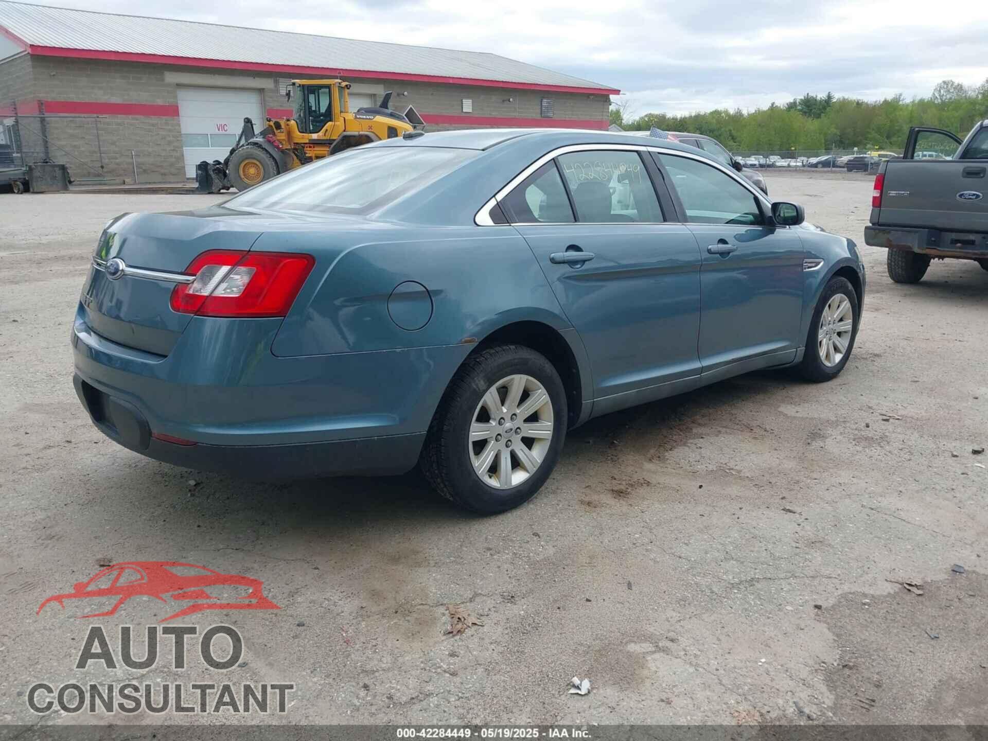 FORD TAURUS 2010 - 1FAHP2DW1AG132191