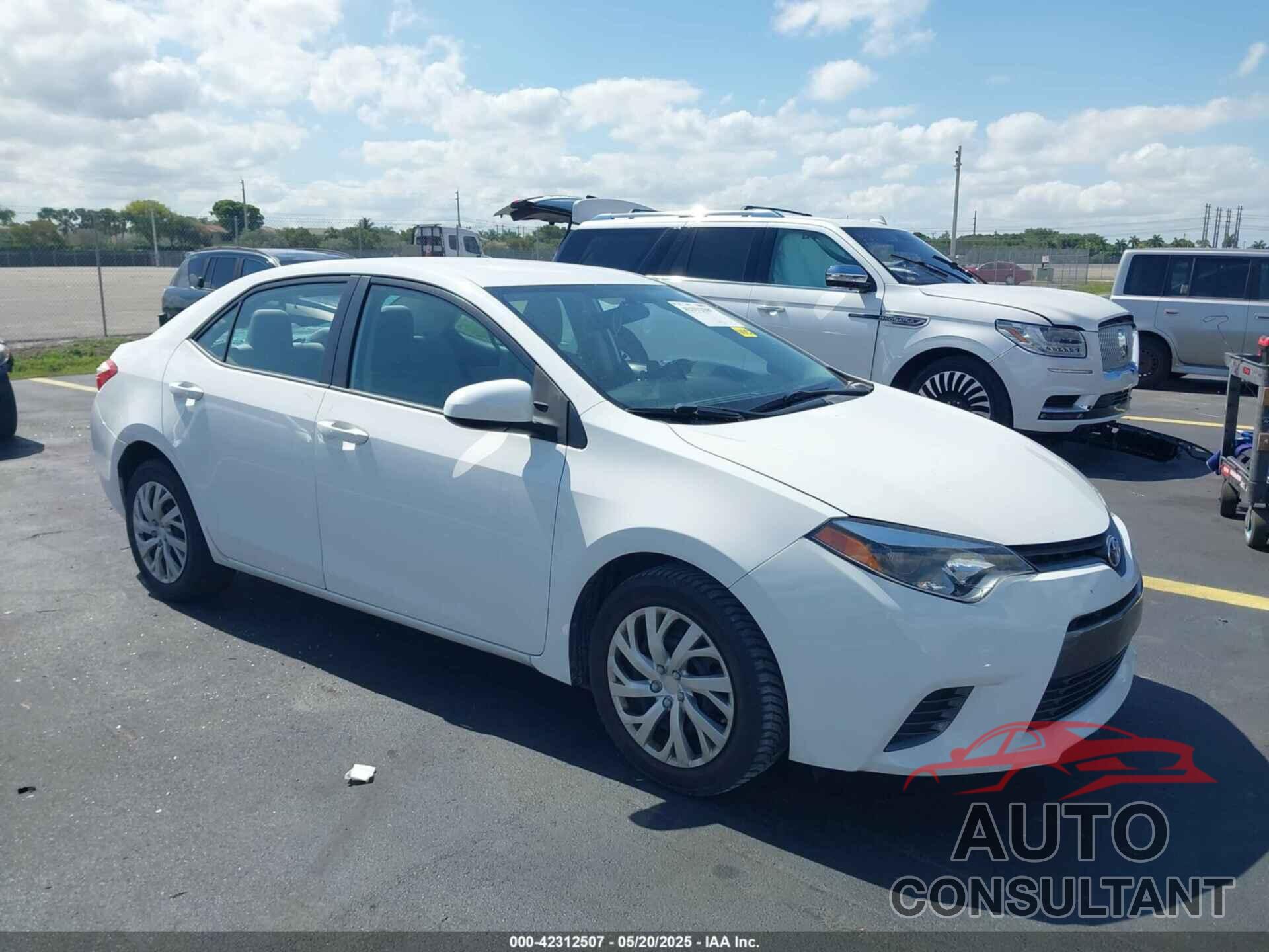 TOYOTA COROLLA 2015 - 2T1BURHE1FC277823