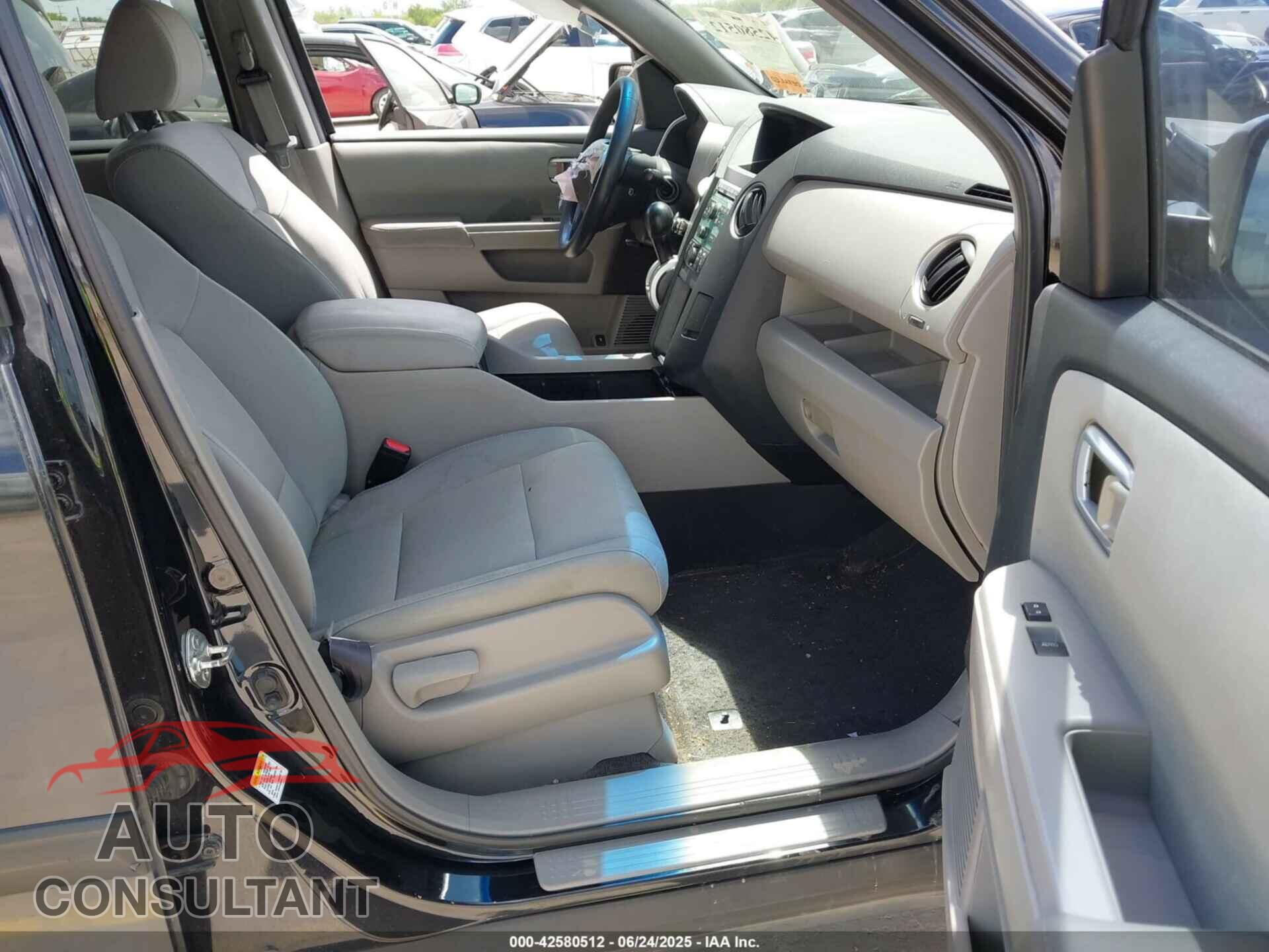 HONDA PILOT 2011 - 5FNYF3H29BB024200
