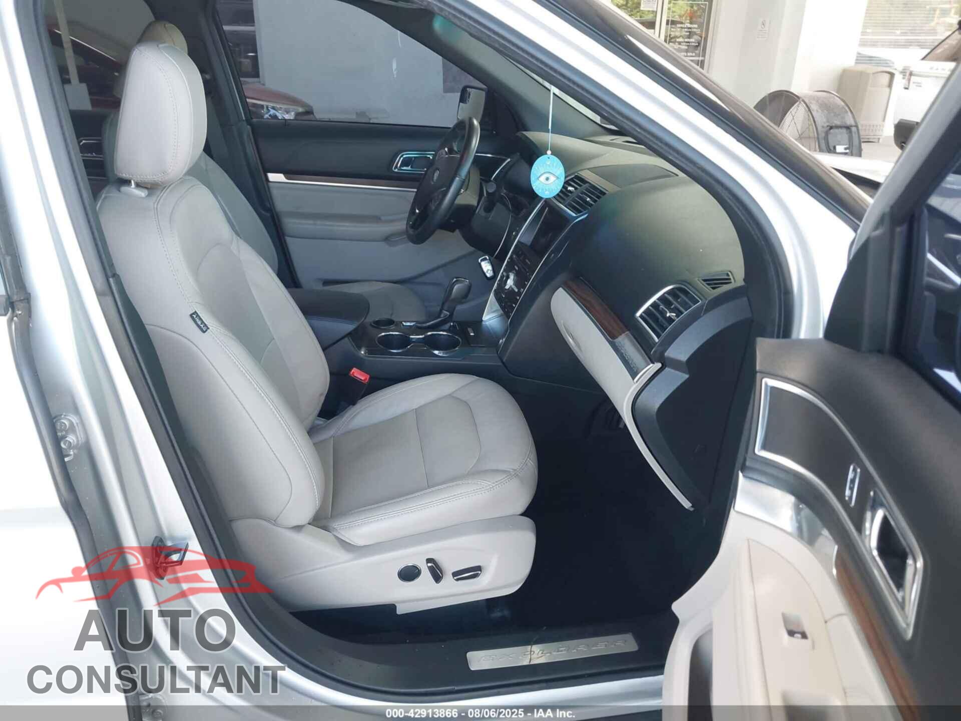 FORD EXPLORER 2018 - 1FM5K7F87JGB33042