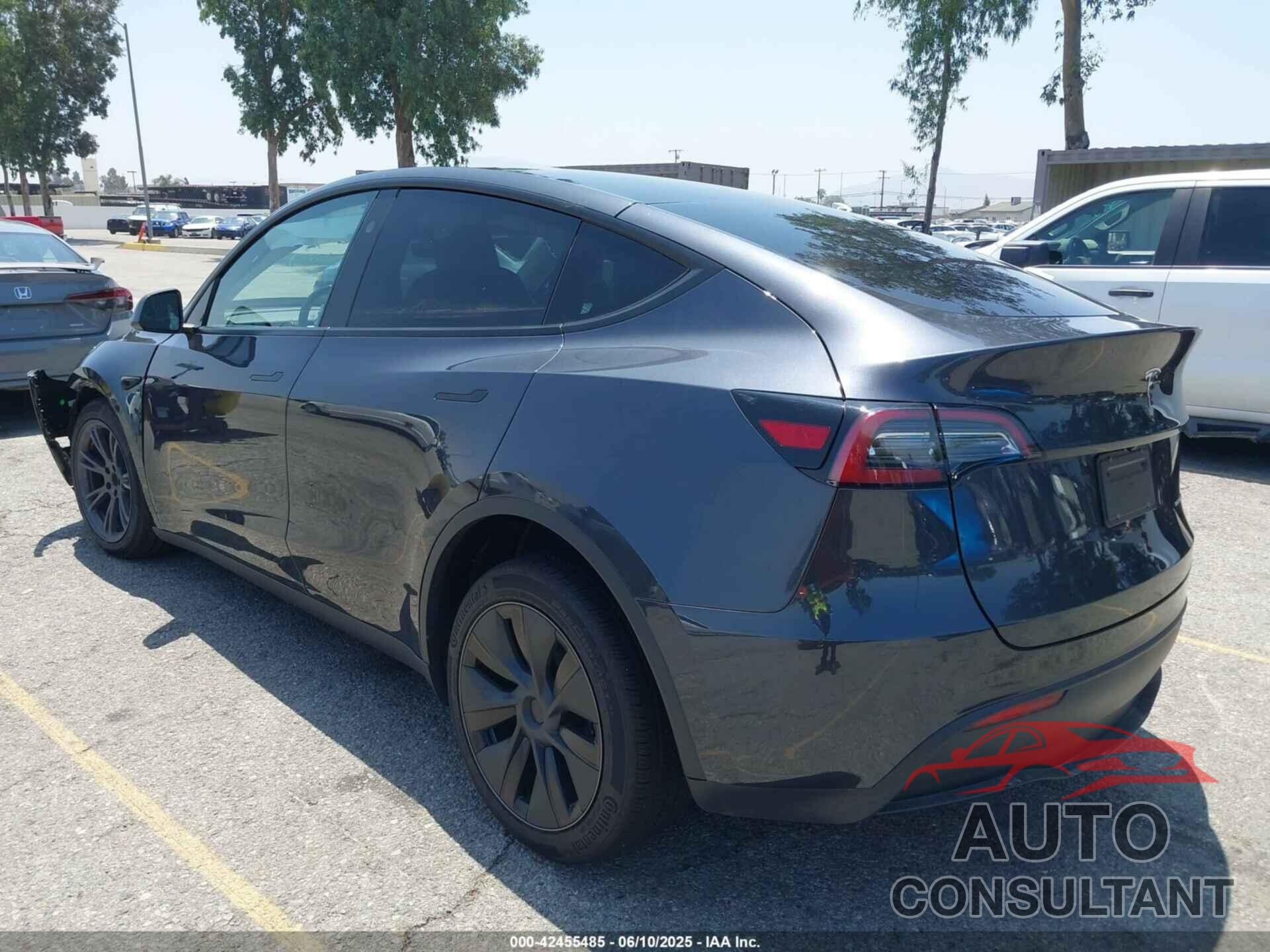 TESLA MODEL Y 2025 - 7SAYGDEE1SF283932