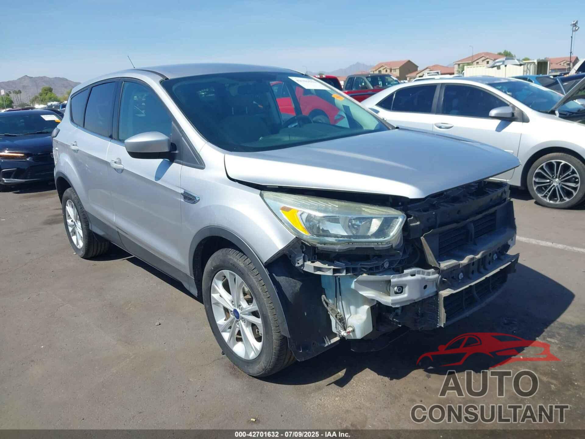 FORD ESCAPE 2017 - 1FMCU0GD2HUA54569