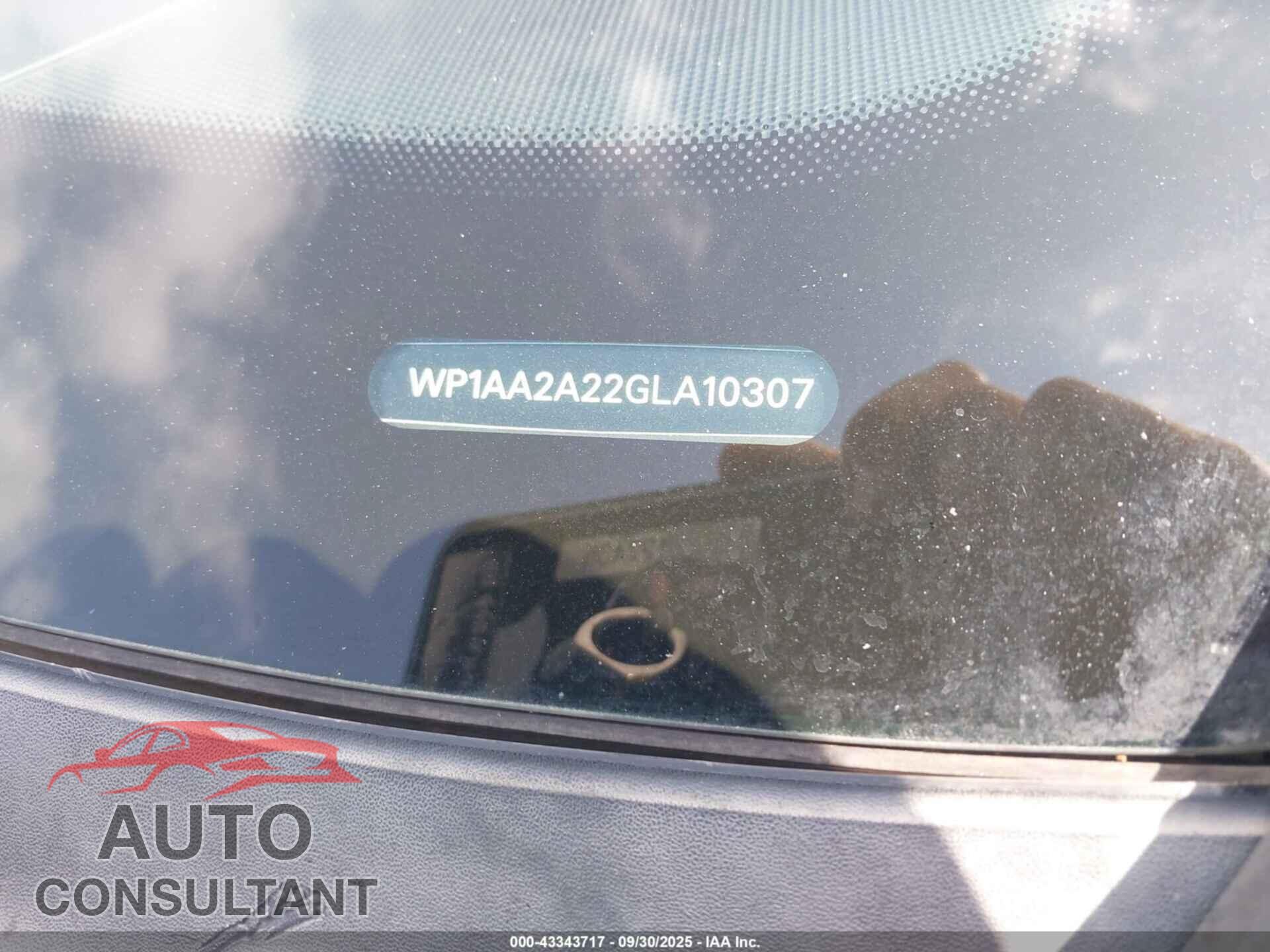 PORSCHE CAYENNE 2016 - WP1AA2A22GLA10307