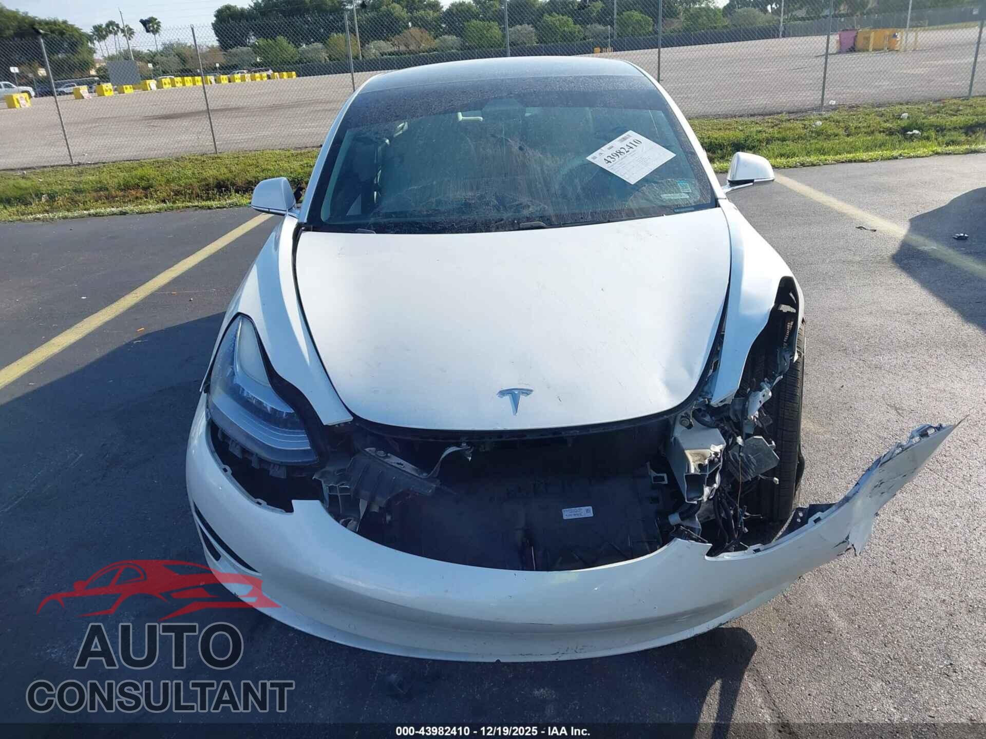 TESLA MODEL 3 2020 - 5YJ3E1EB3LF720252