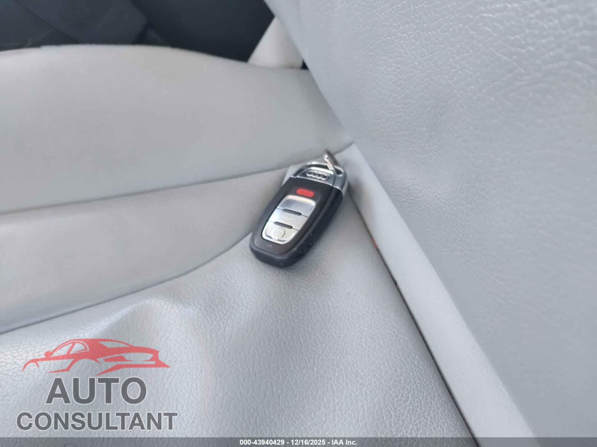 AUDI A4 2013 - WAUFFAFLXDN034033