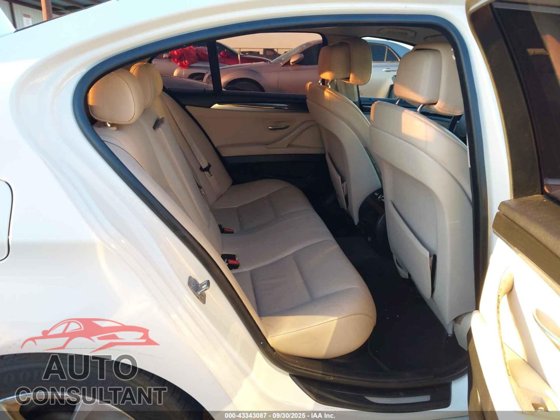 BMW 528I 2011 - WBAFR1C56BC747324