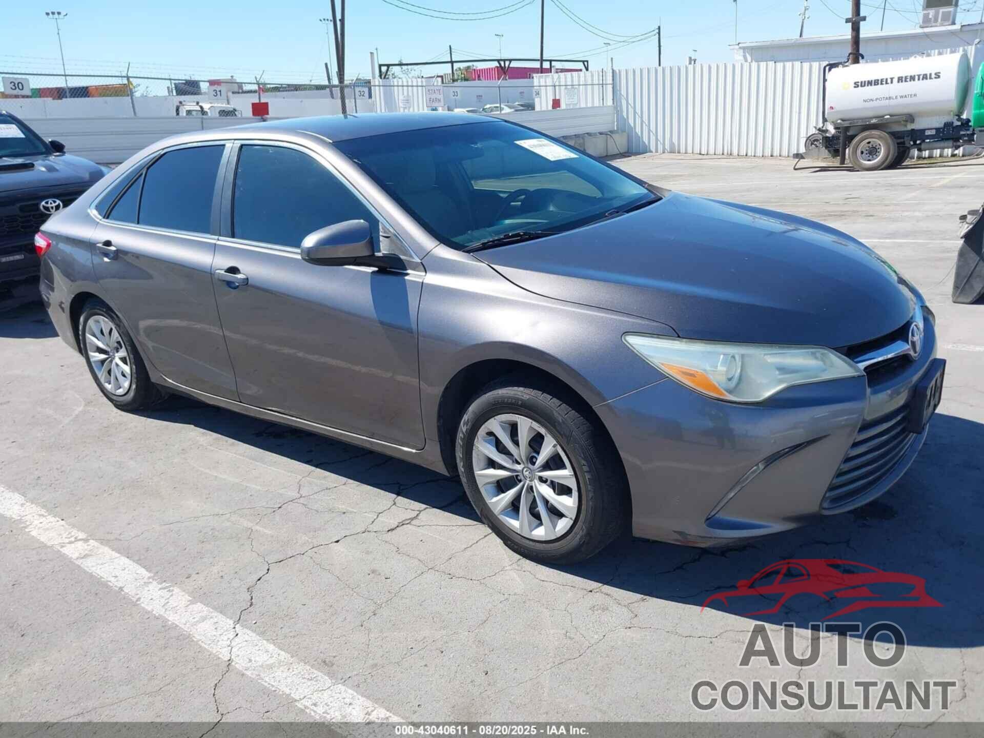 TOYOTA CAMRY 2016 - 4T4BF1FK5GR545847