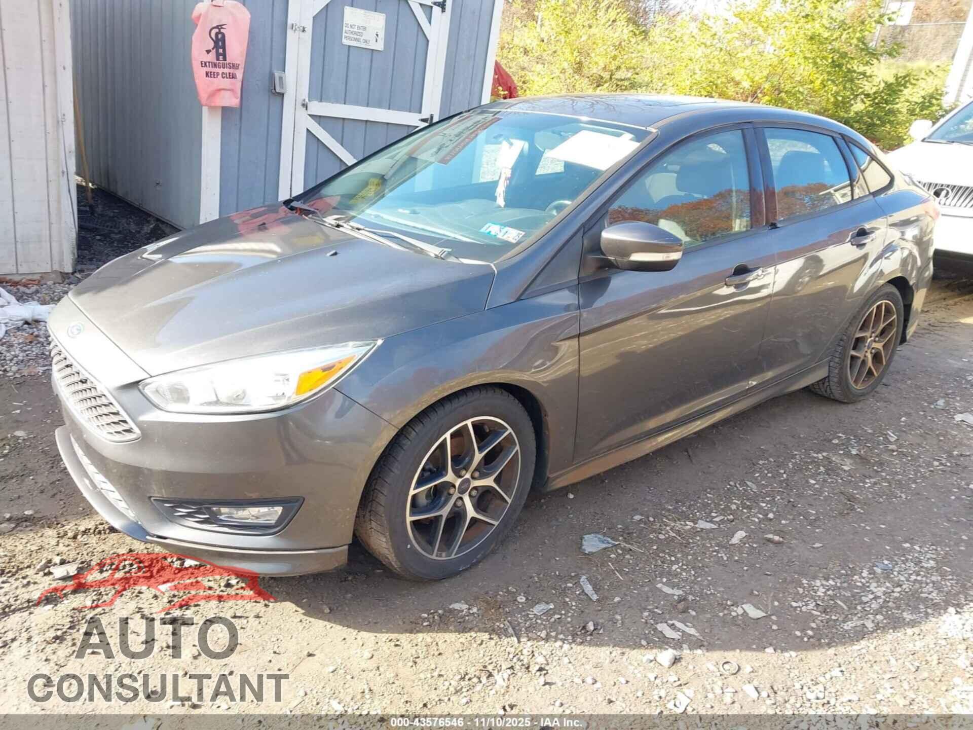 FORD FOCUS 2015 - 1FADP3F22FL292884