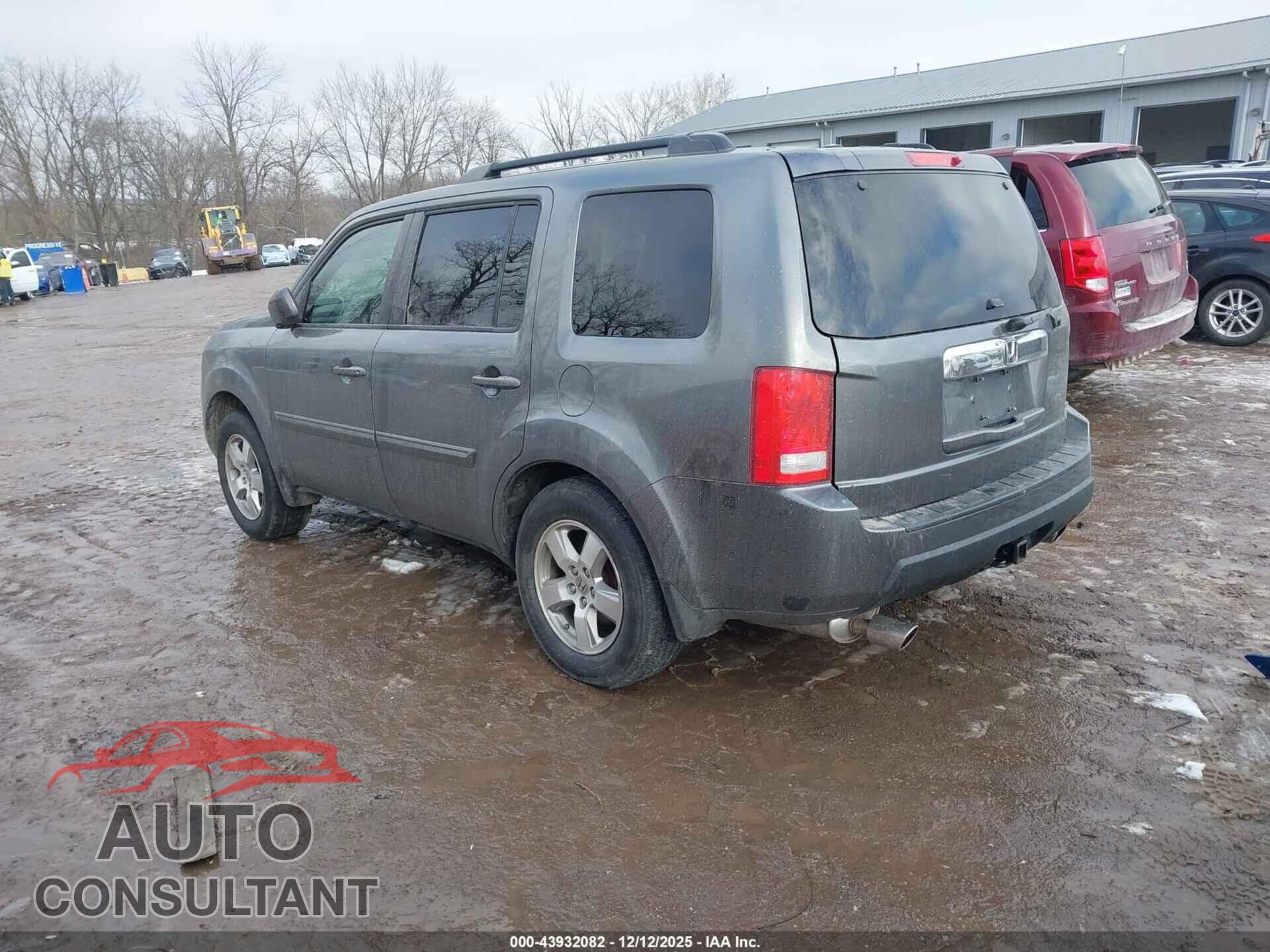 HONDA PILOT 2011 - 5FNYF4H50BB087055