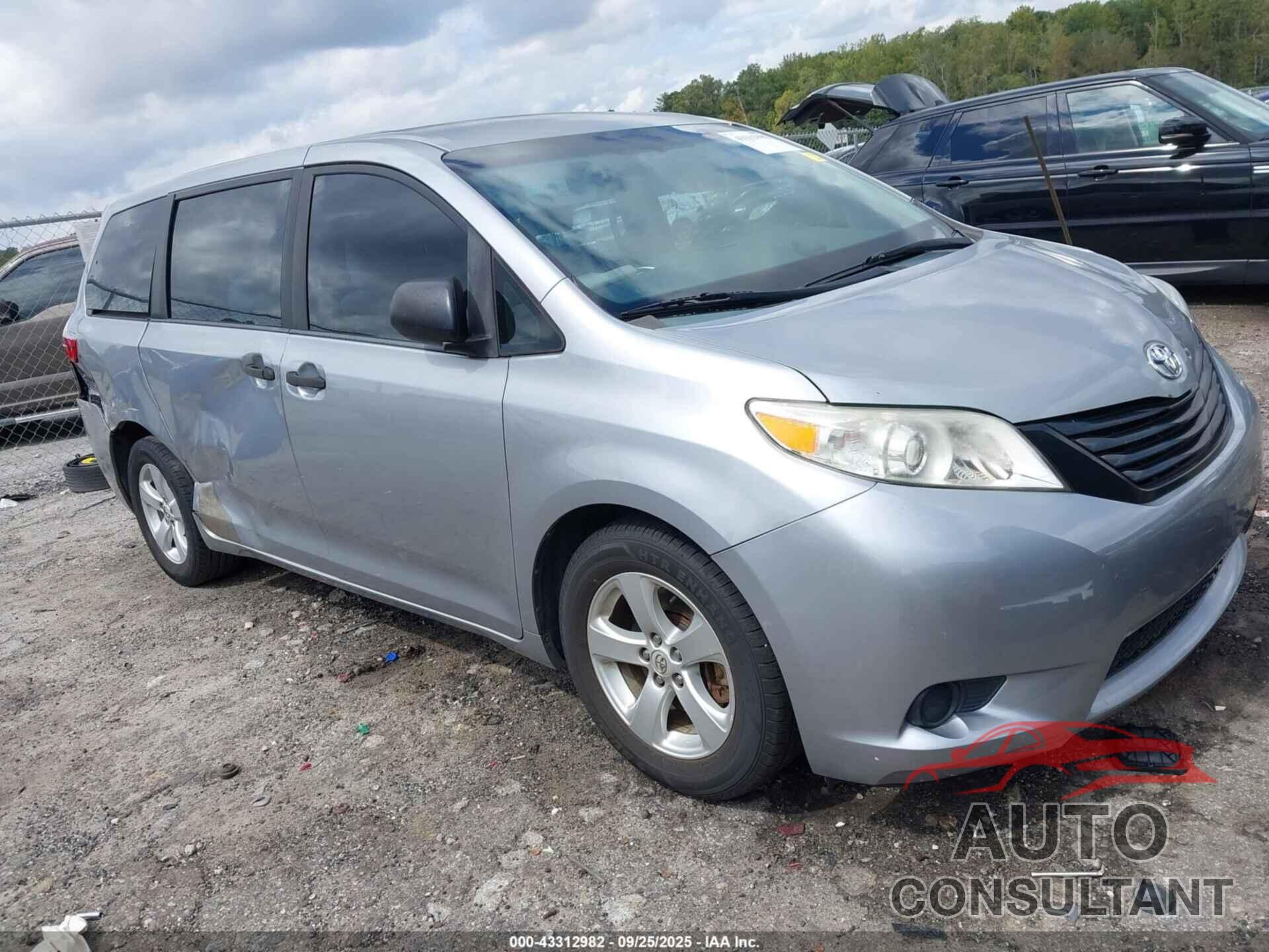 TOYOTA SIENNA 2015 - 5TDZK3DC9FS595105