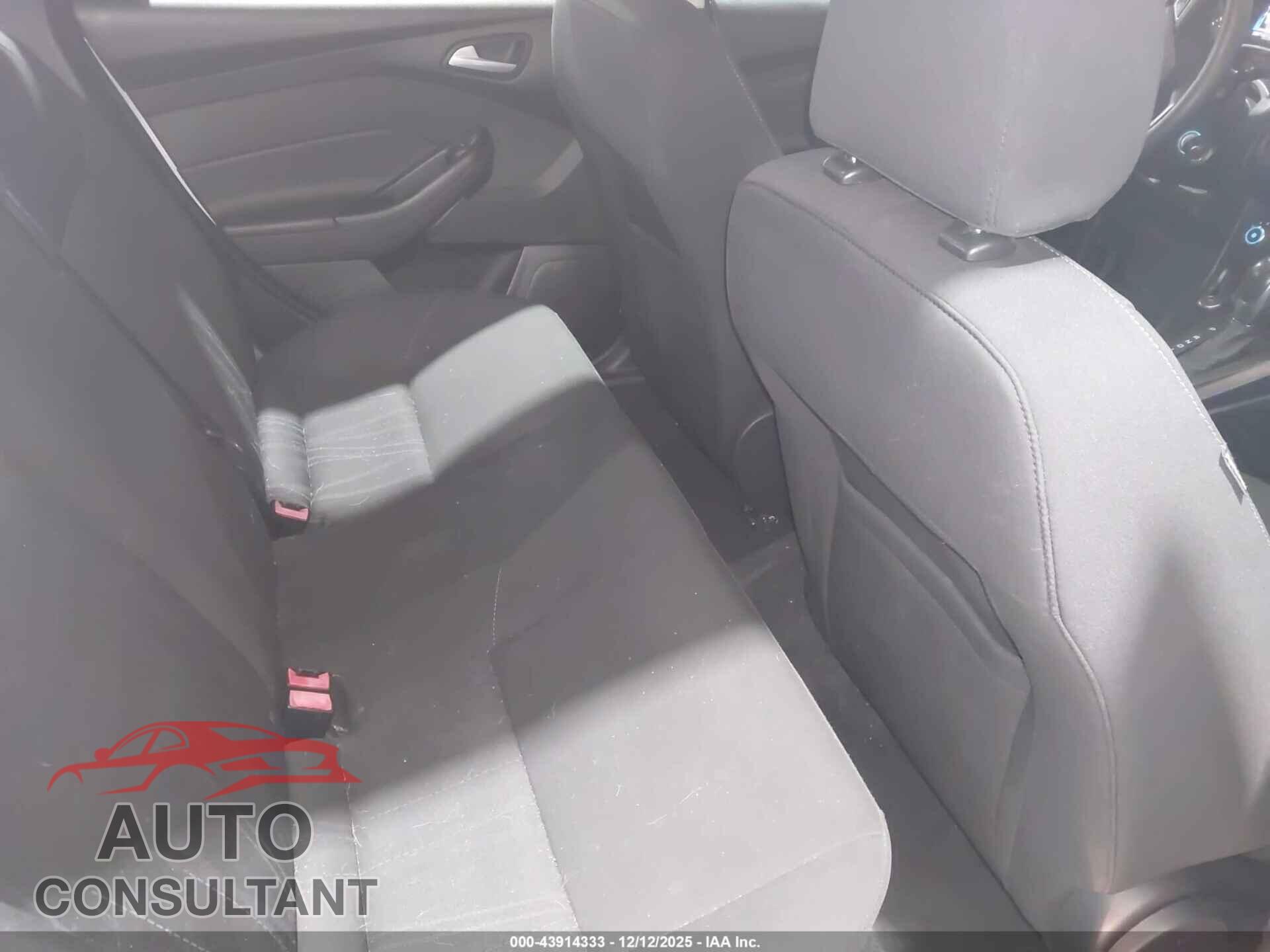FORD FOCUS 2016 - 1FADP3F24GL213541