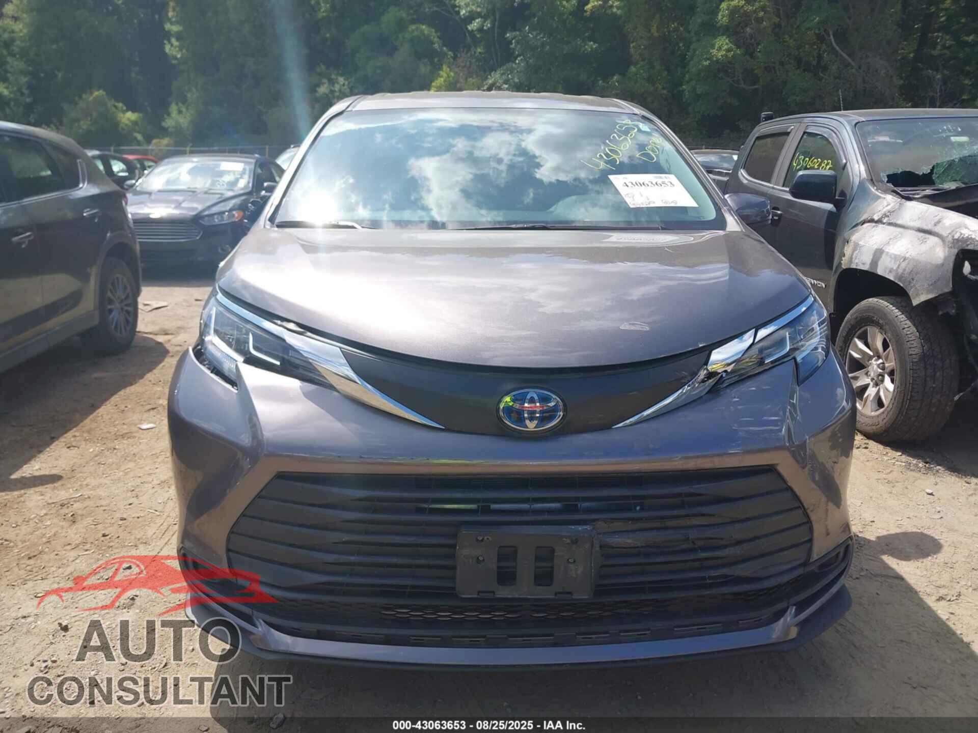 TOYOTA SIENNA 2021 - 5TDKSKFC3MS036204