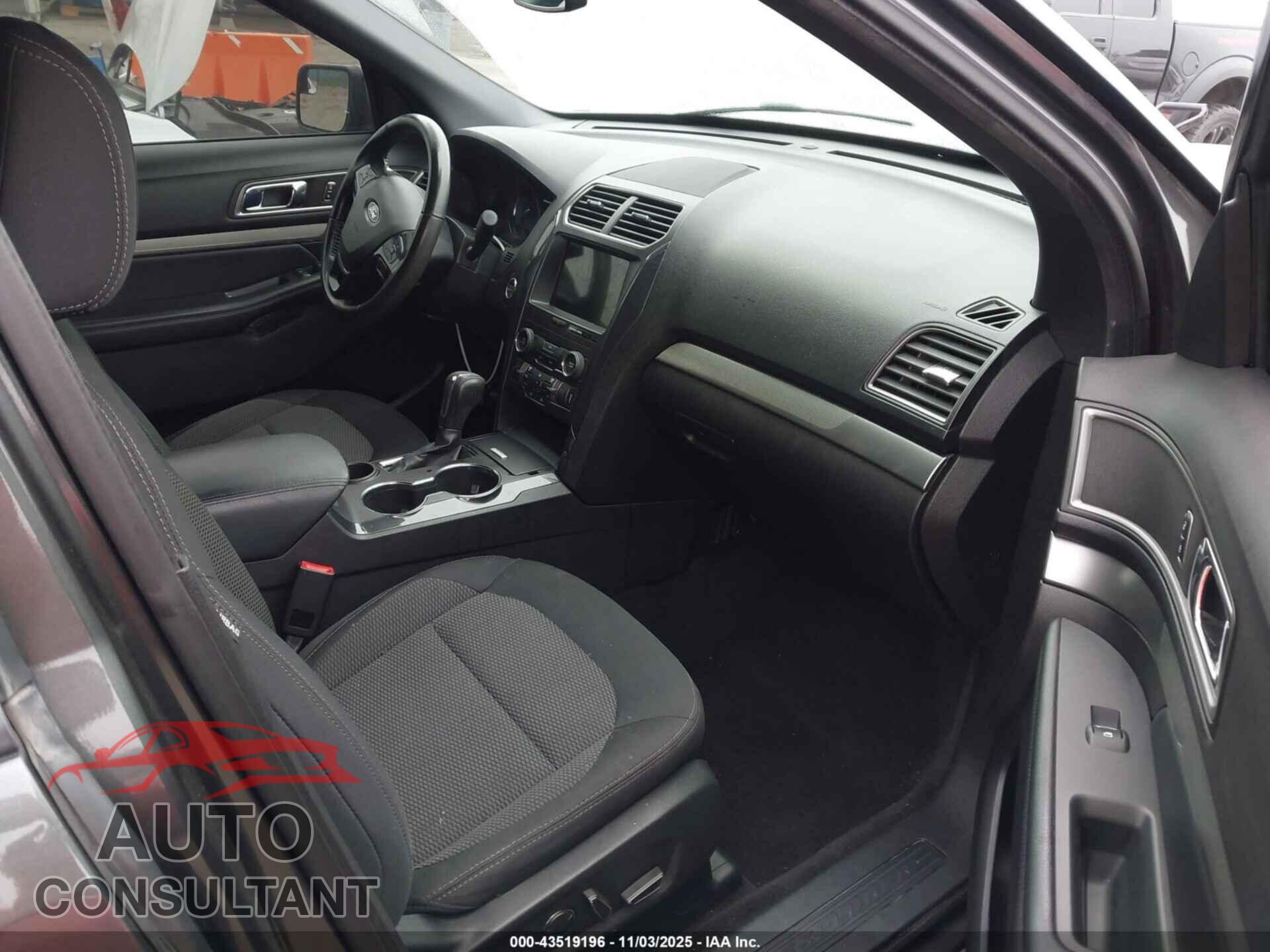 FORD EXPLORER 2018 - 1FM5K7D81JGB09239