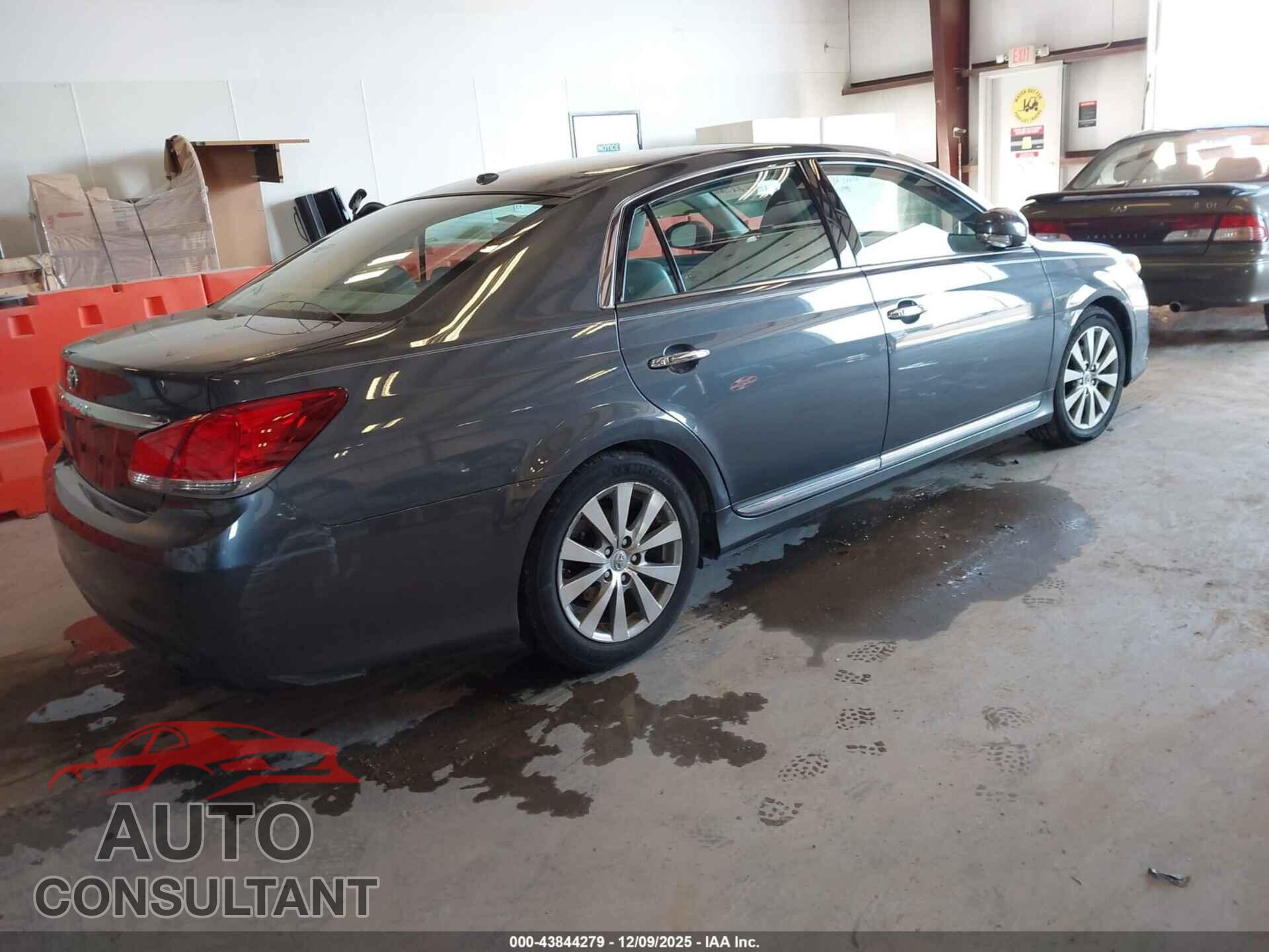 TOYOTA AVALON 2011 - 4T1BK3DB9BU413669