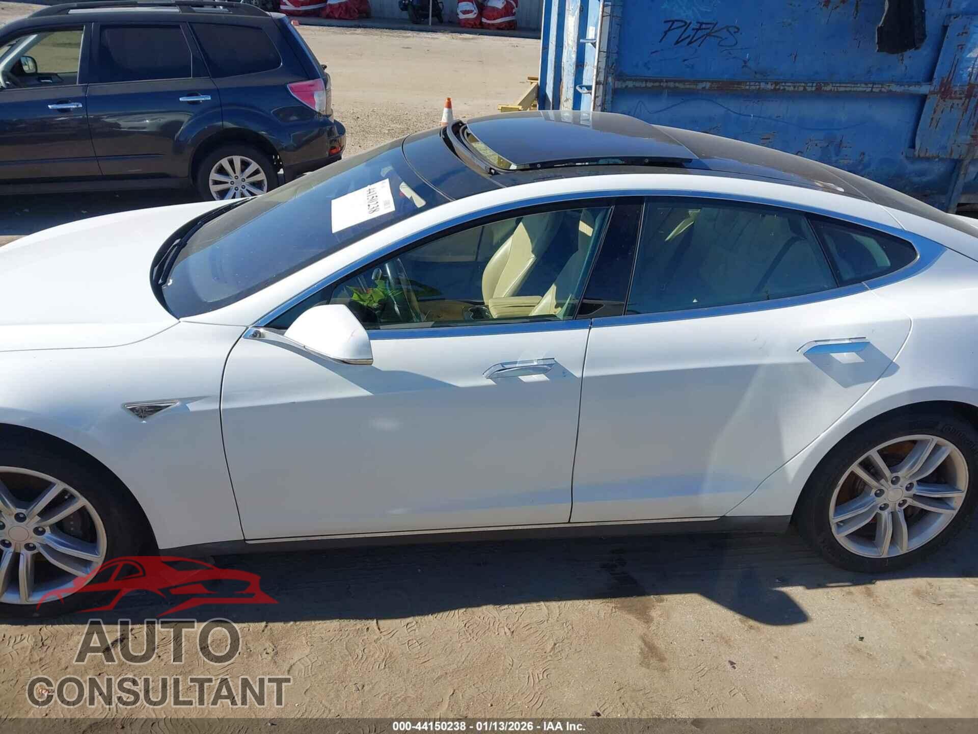 TESLA MODEL S 2014 - 5YJSA1H15EFP43609