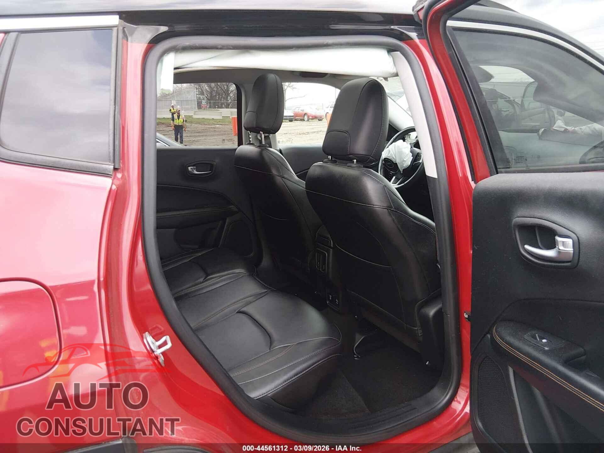 JEEP COMPASS 2018 - 3C4NJDCB3JT455646
