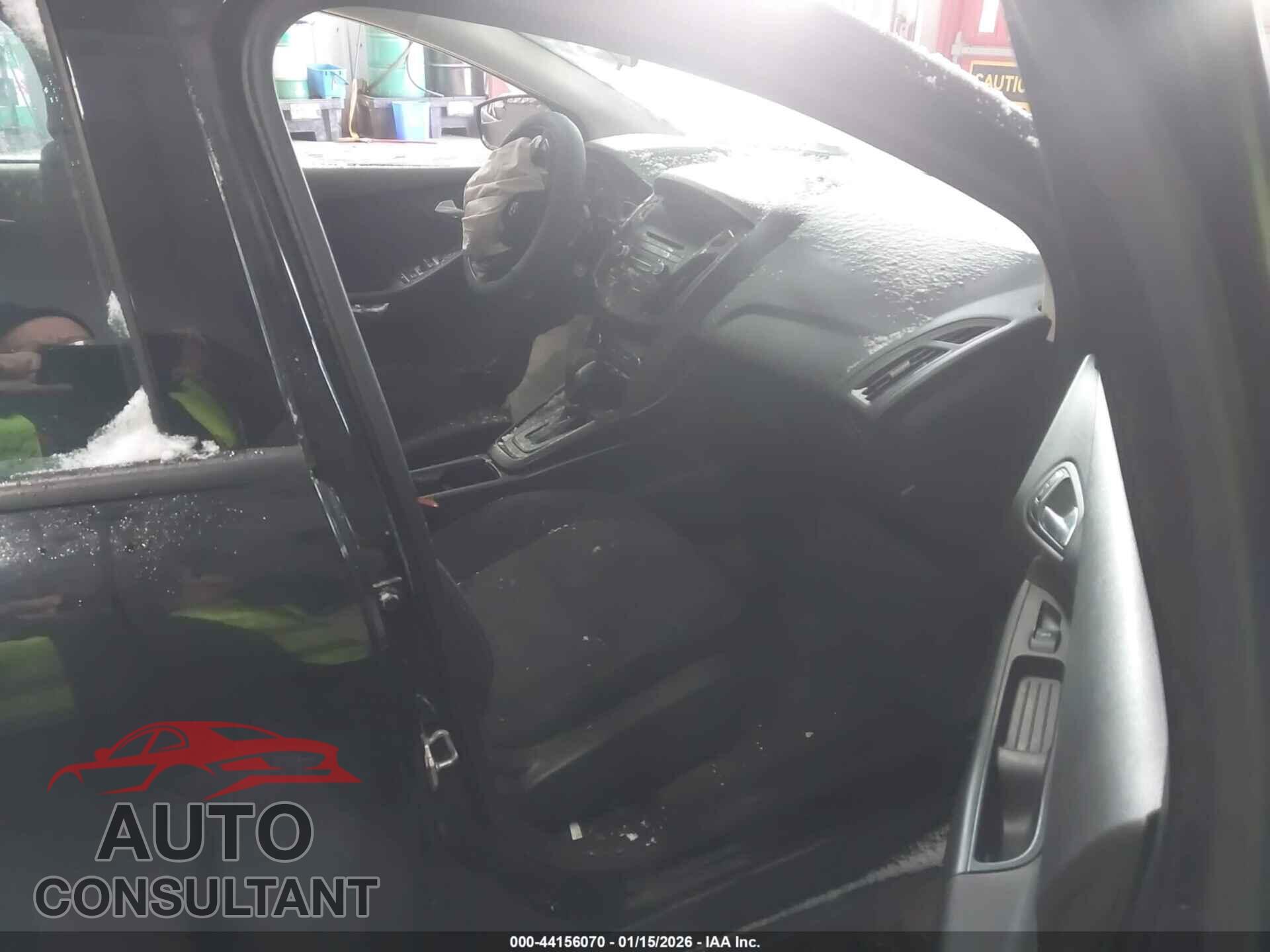 FORD FOCUS 2017 - 1FADP3F29HL340853