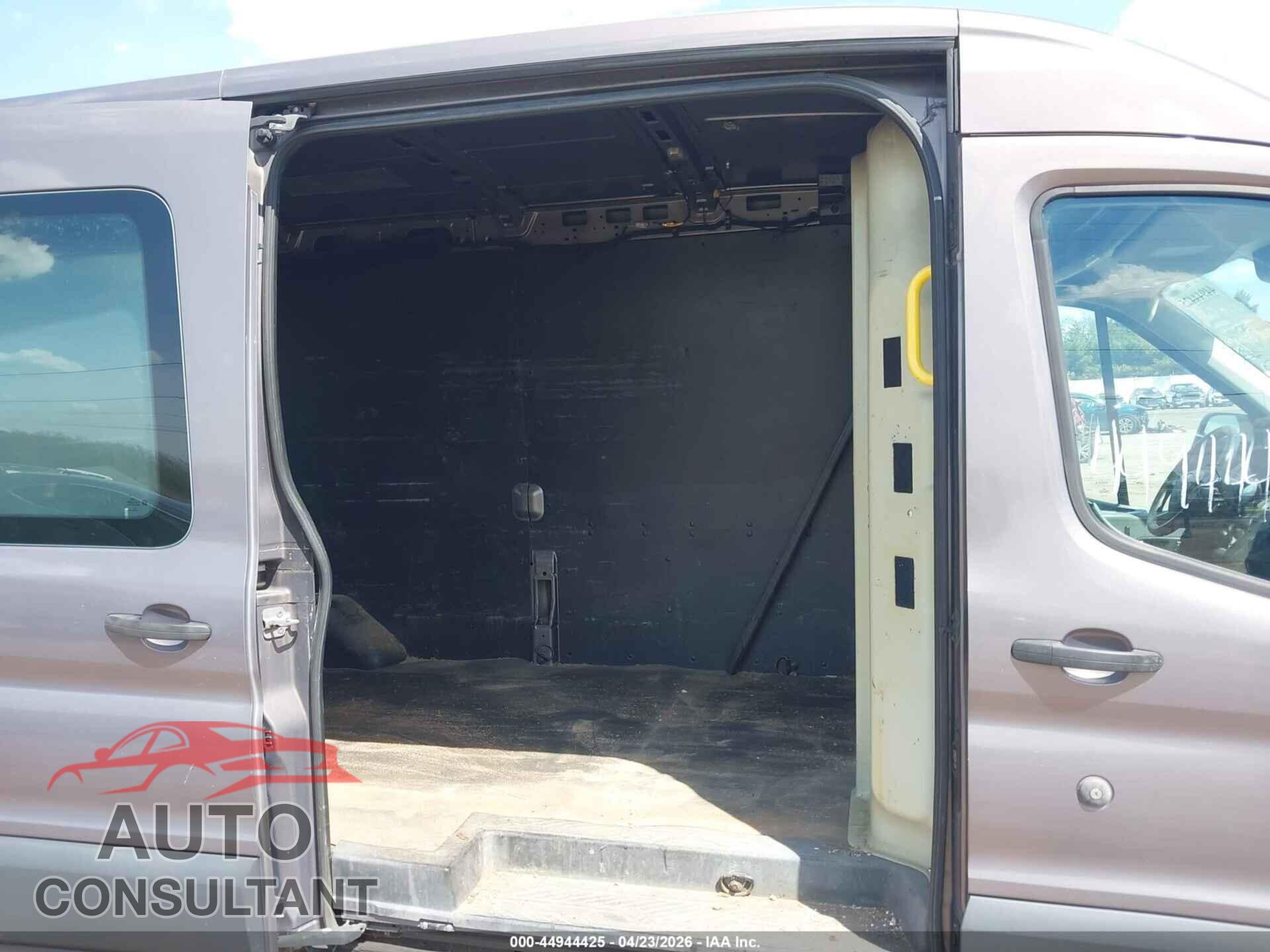 FORD TRANSIT-250 2015 - 1FTYR2CM5FKA00138