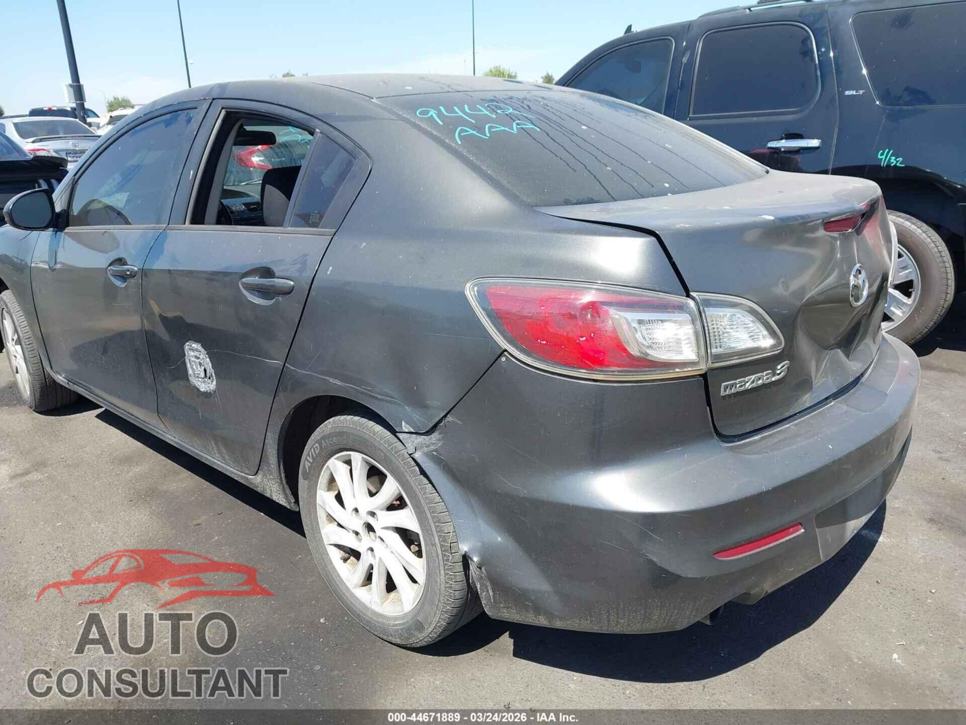 MAZDA MAZDA3 2012 - JM1BL1V89C1663117