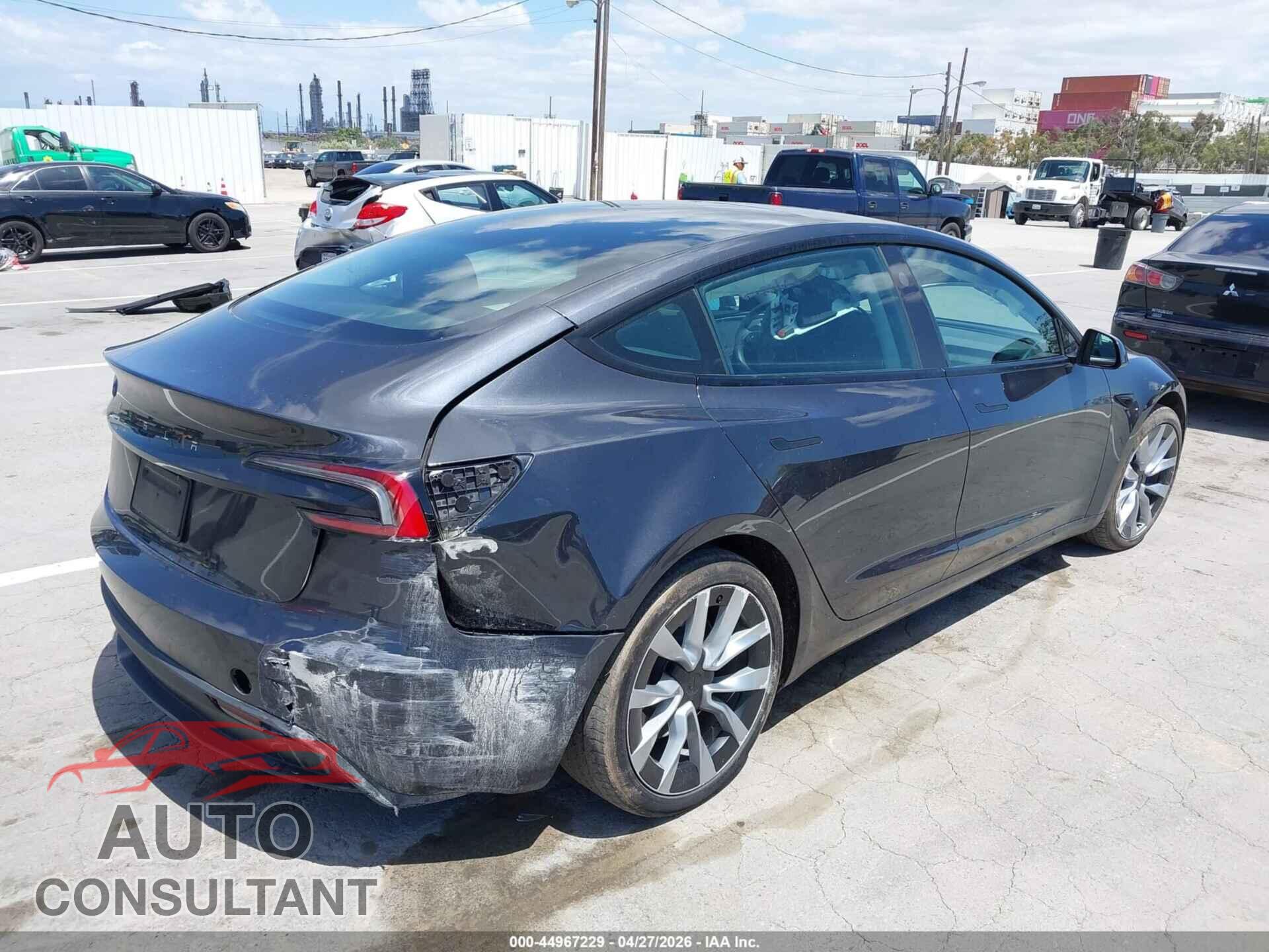 TESLA MODEL 3 2024 - 5YJ3E1EA5RF734475