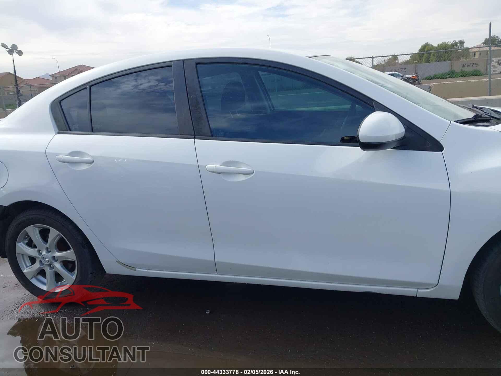 MAZDA MAZDA3 2010 - JM1BL1SF3A1294982