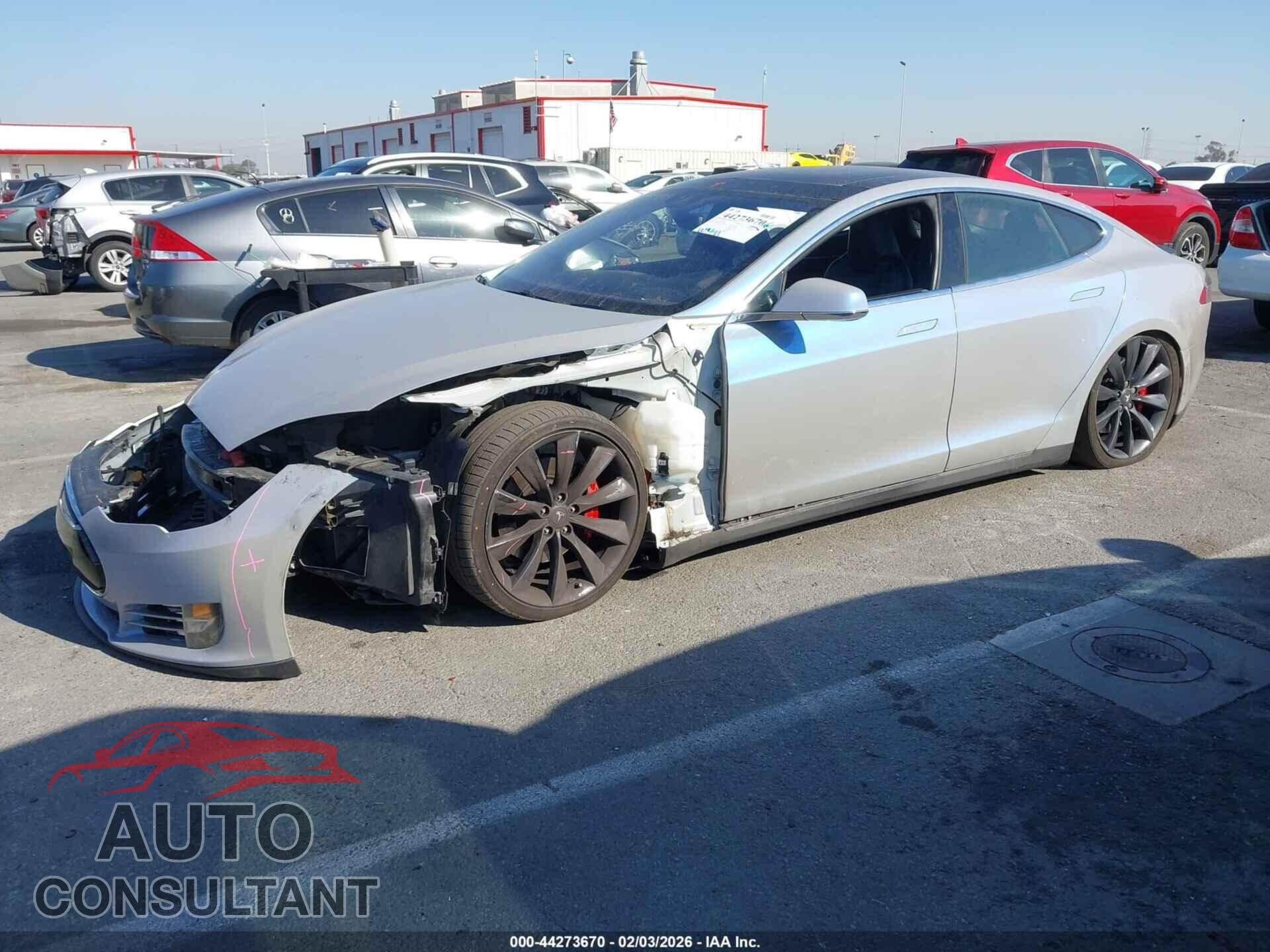 TESLA MODEL S 2015 - 5YJSA1H43FF090595