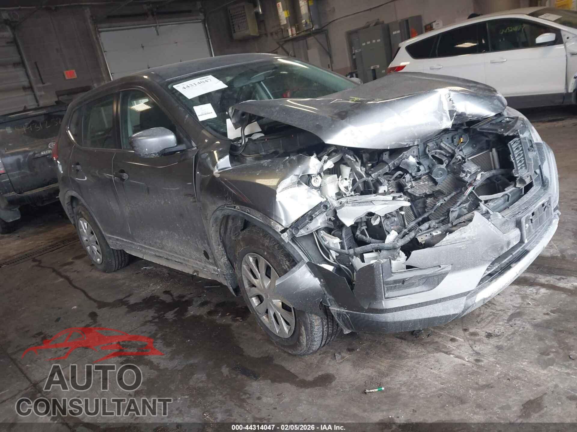 NISSAN ROGUE 2017 - KNMAT2MV8HP611216