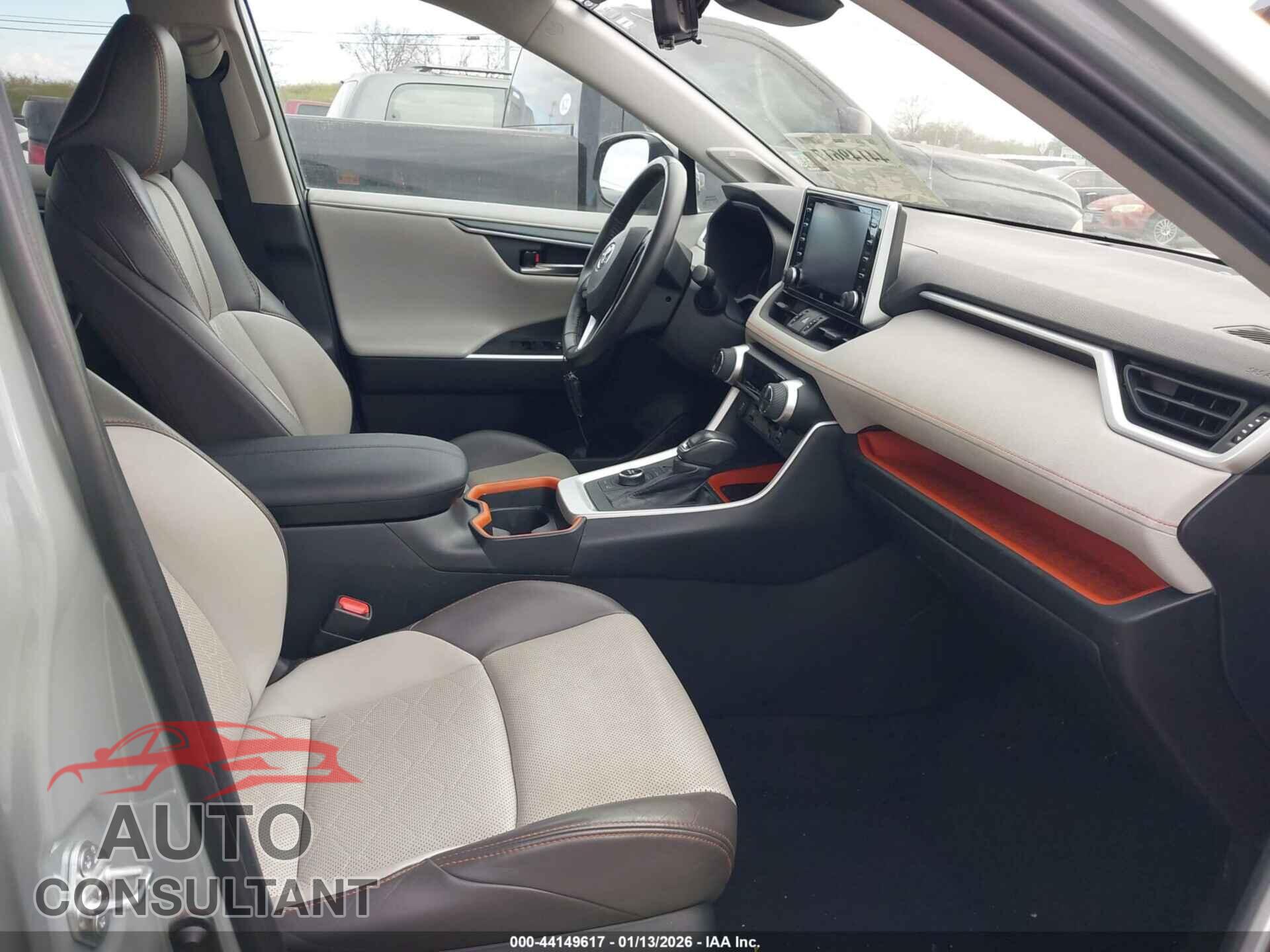 TOYOTA RAV4 2019 - 2T3J1RFV8KC047382